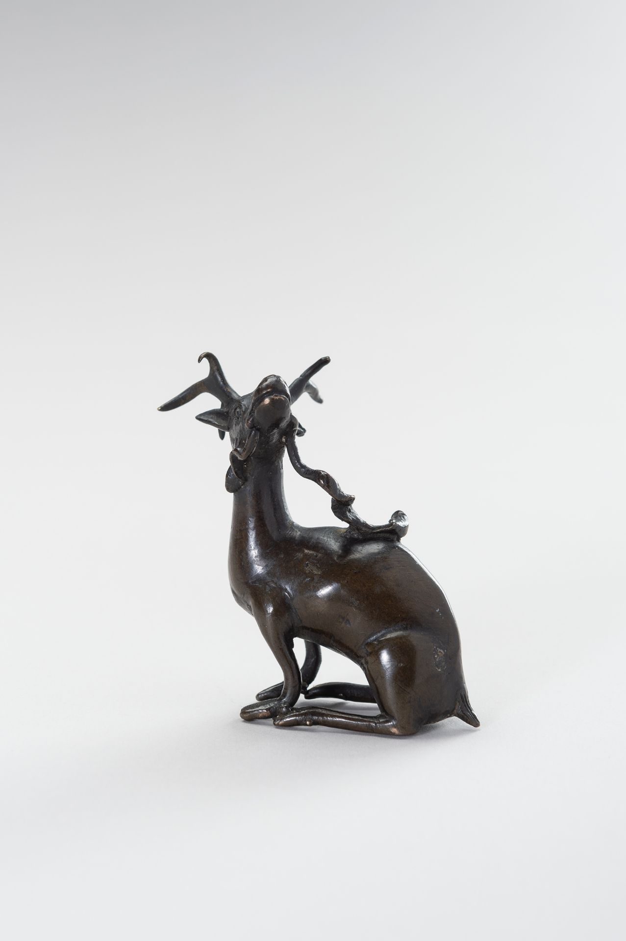 A CHINESE BRONZE WATER DROPPER IN THE SHAPE OF A STAG - Image 7 of 10
