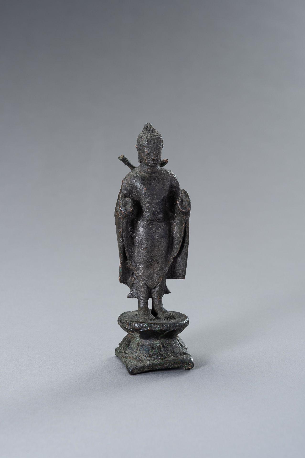A BRONZE FIGURE OF BUDDHA, MON-DVARAVATI - Image 8 of 11
