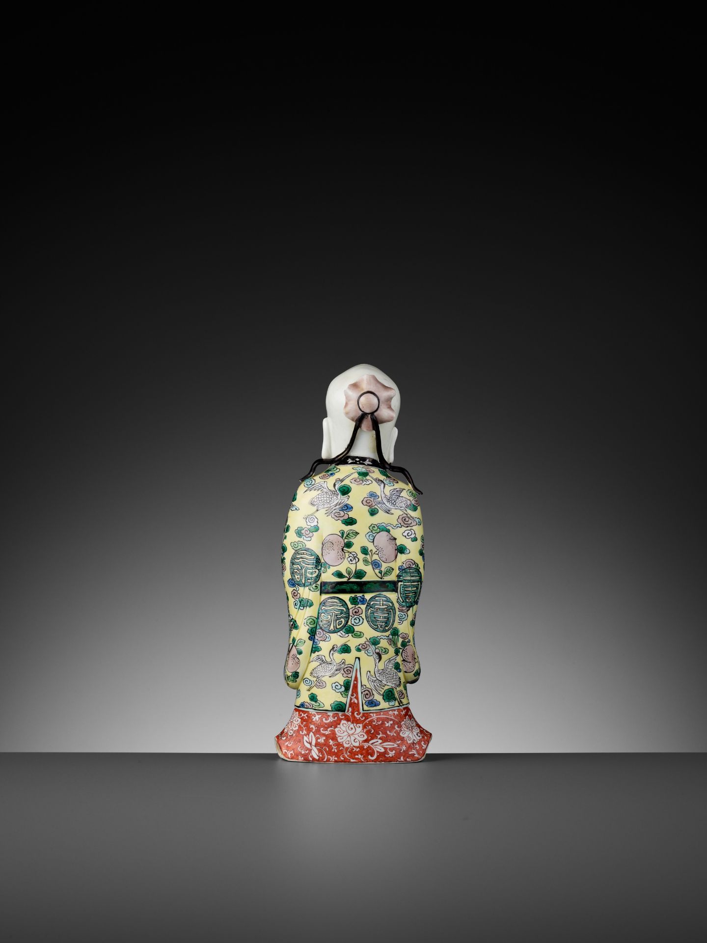 A FAMILLE VERTE BISCUIT FIGURE OF SHOULAO, QING DYNASTY - Bild 7 aus 10