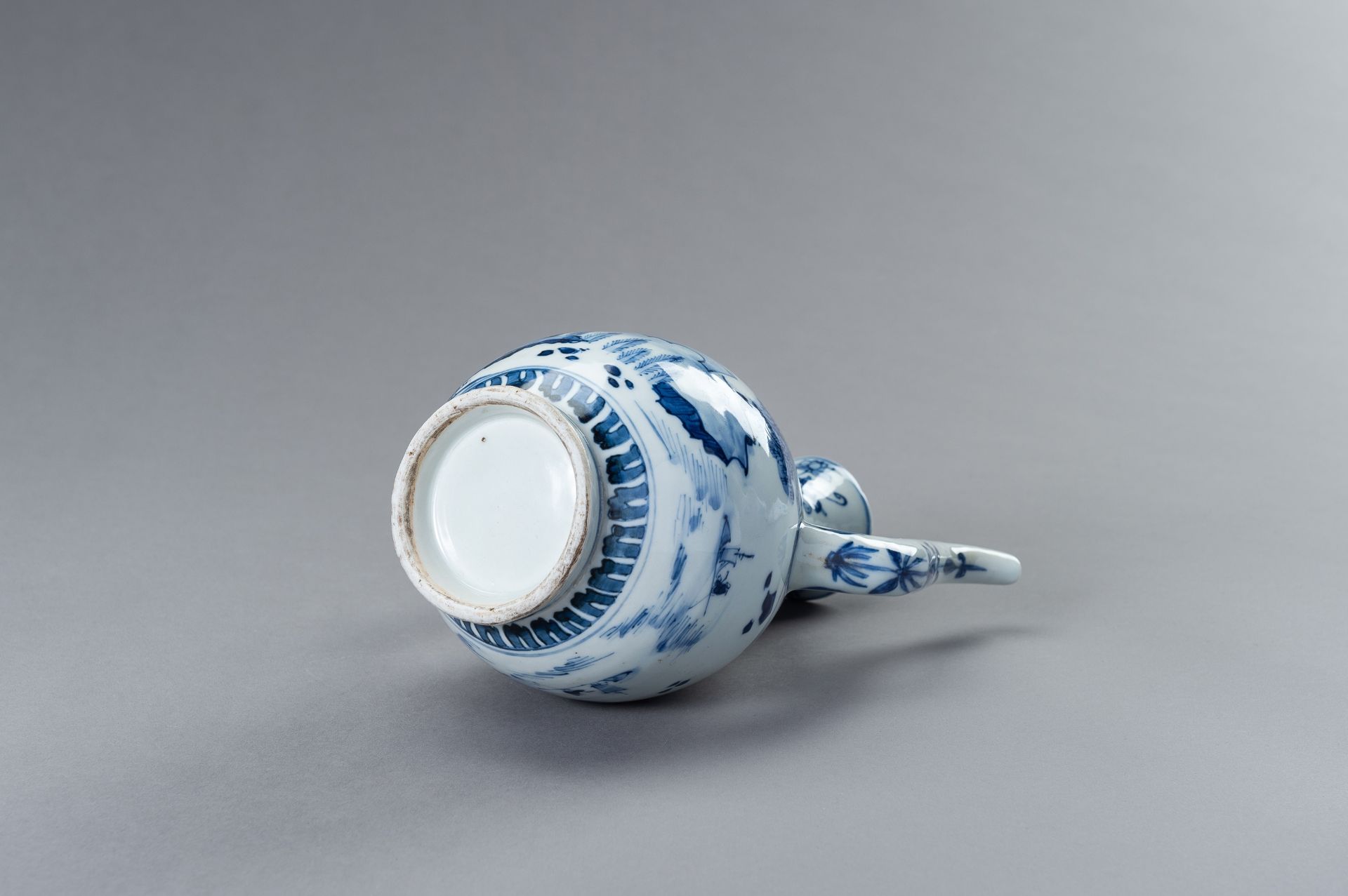 A BLUE AND WHITE PORCELAIN 'LANDSCAPE' TEAPOT - Bild 9 aus 9