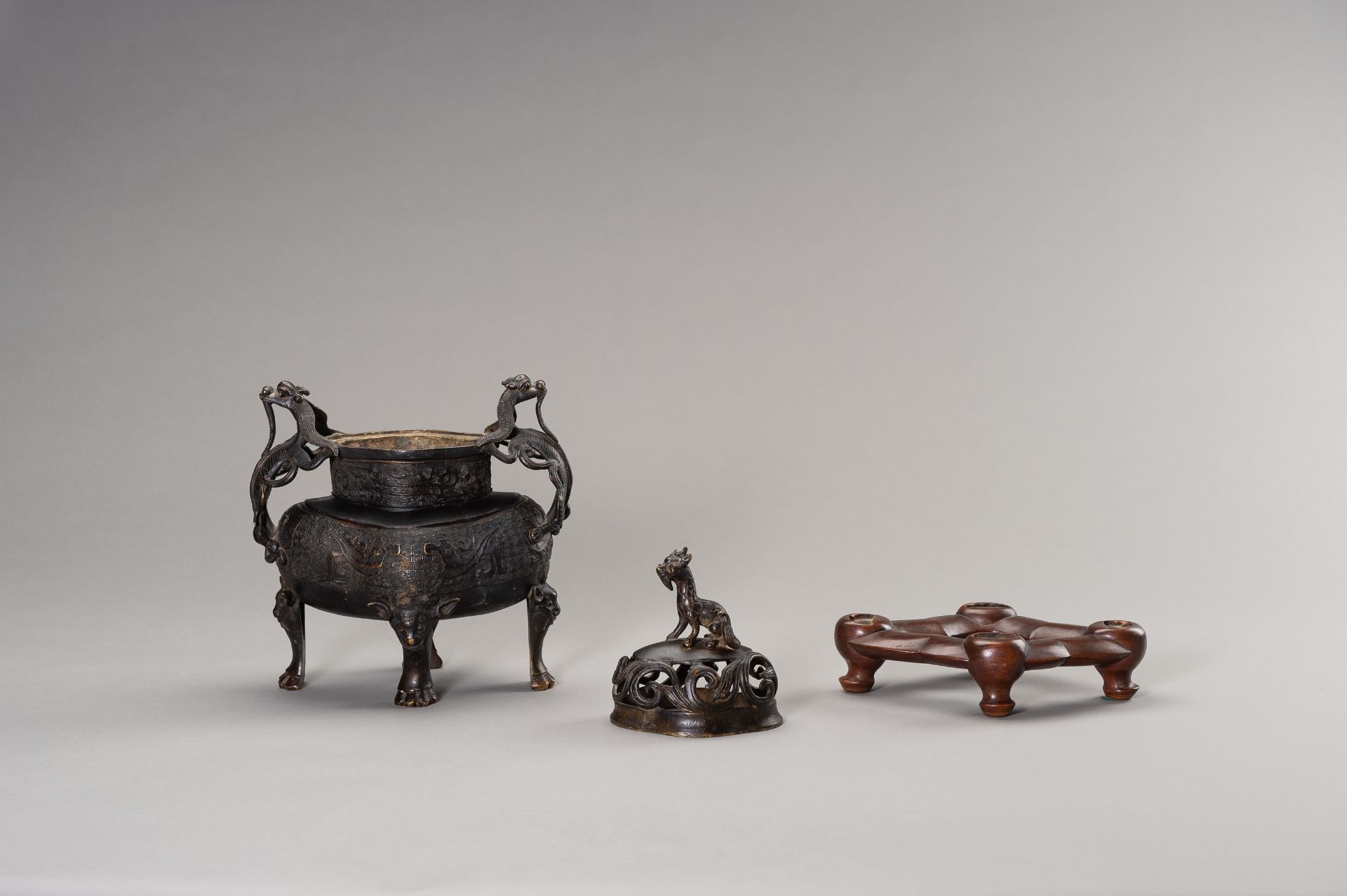 AN ARCHAISTIC BRONZE CENSER WITH QILINS - Image 8 of 11