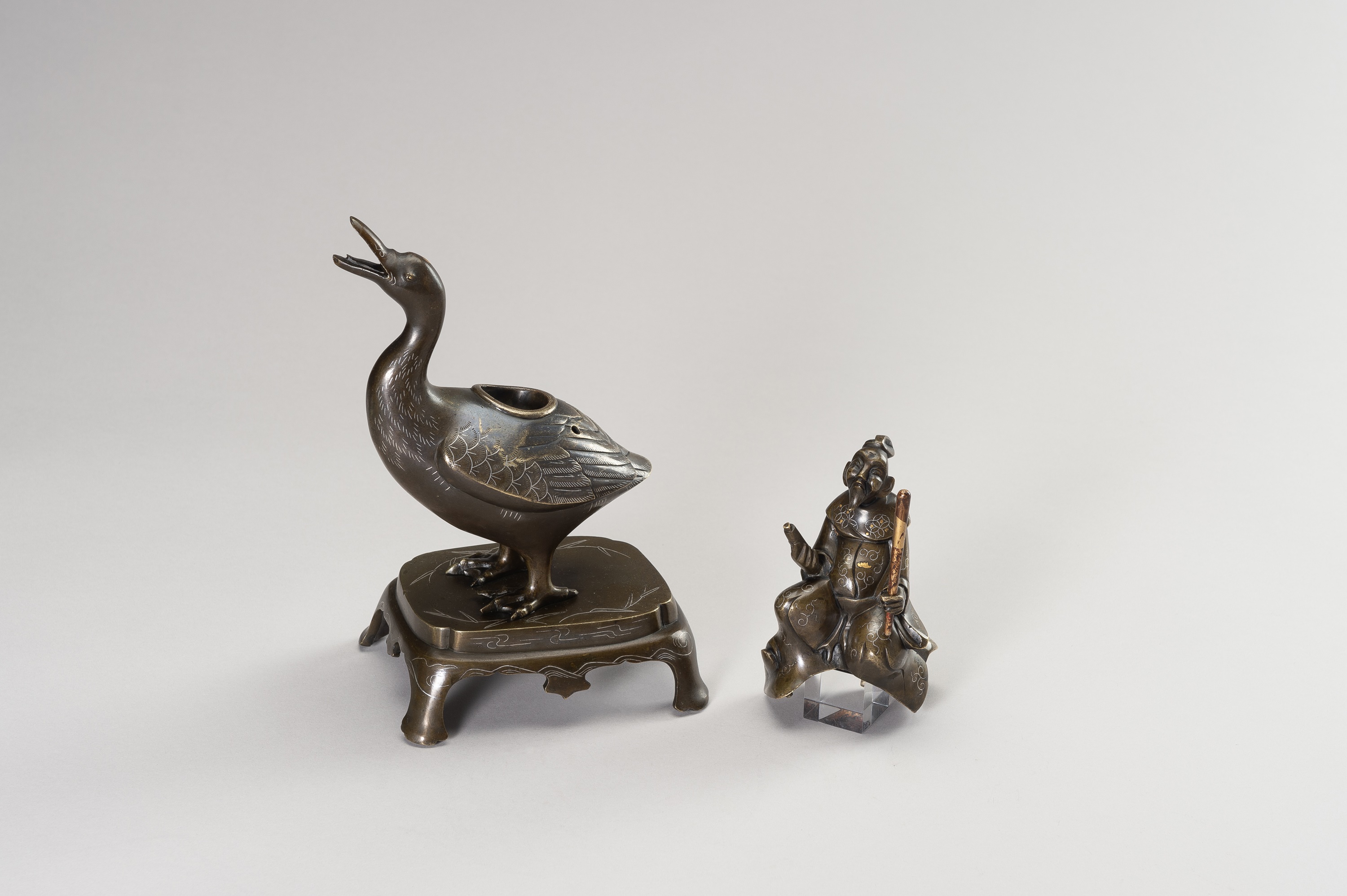 A GOLD AND SILVER INLAID BRONZE CENSER OF WANG XIZHI RIDING A GOOSE - Image 10 of 13