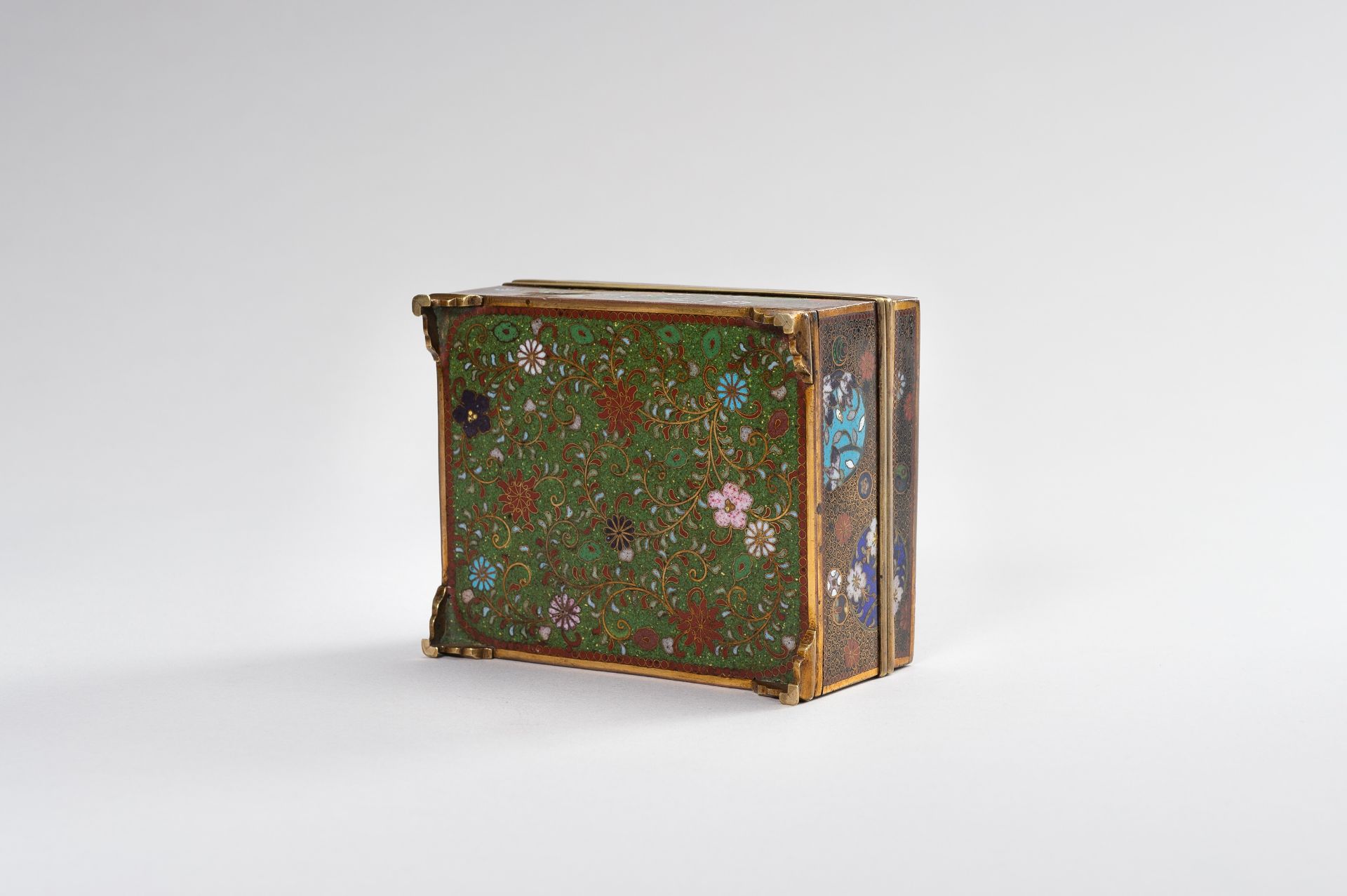 A GINBARI CLOISONNE BOX AND COVER - Image 11 of 12