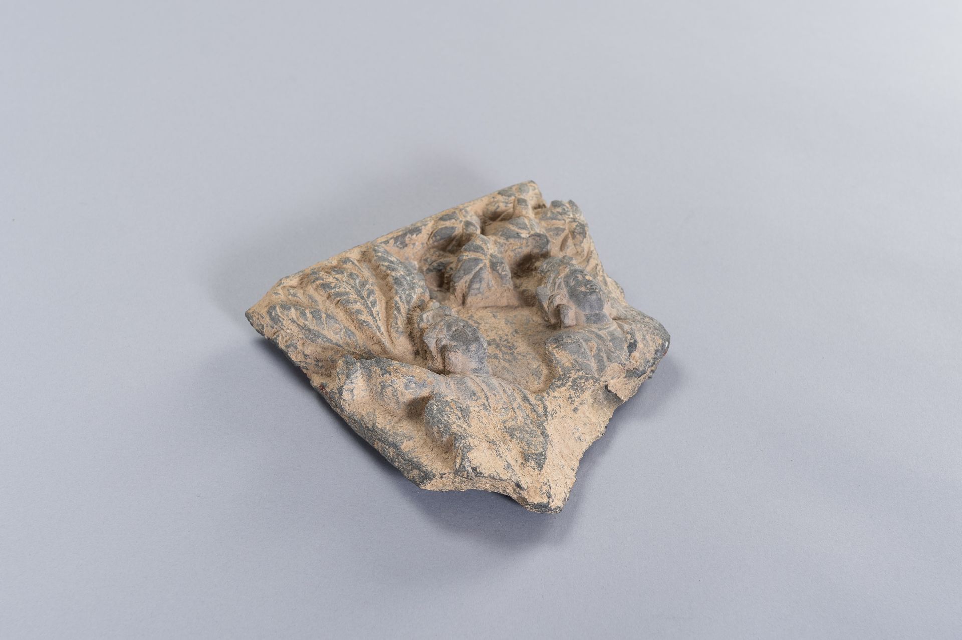 A GANDHARAN GREY SCHIST FRAGMENT WITH TWO BODHISATTVAS - Image 8 of 10