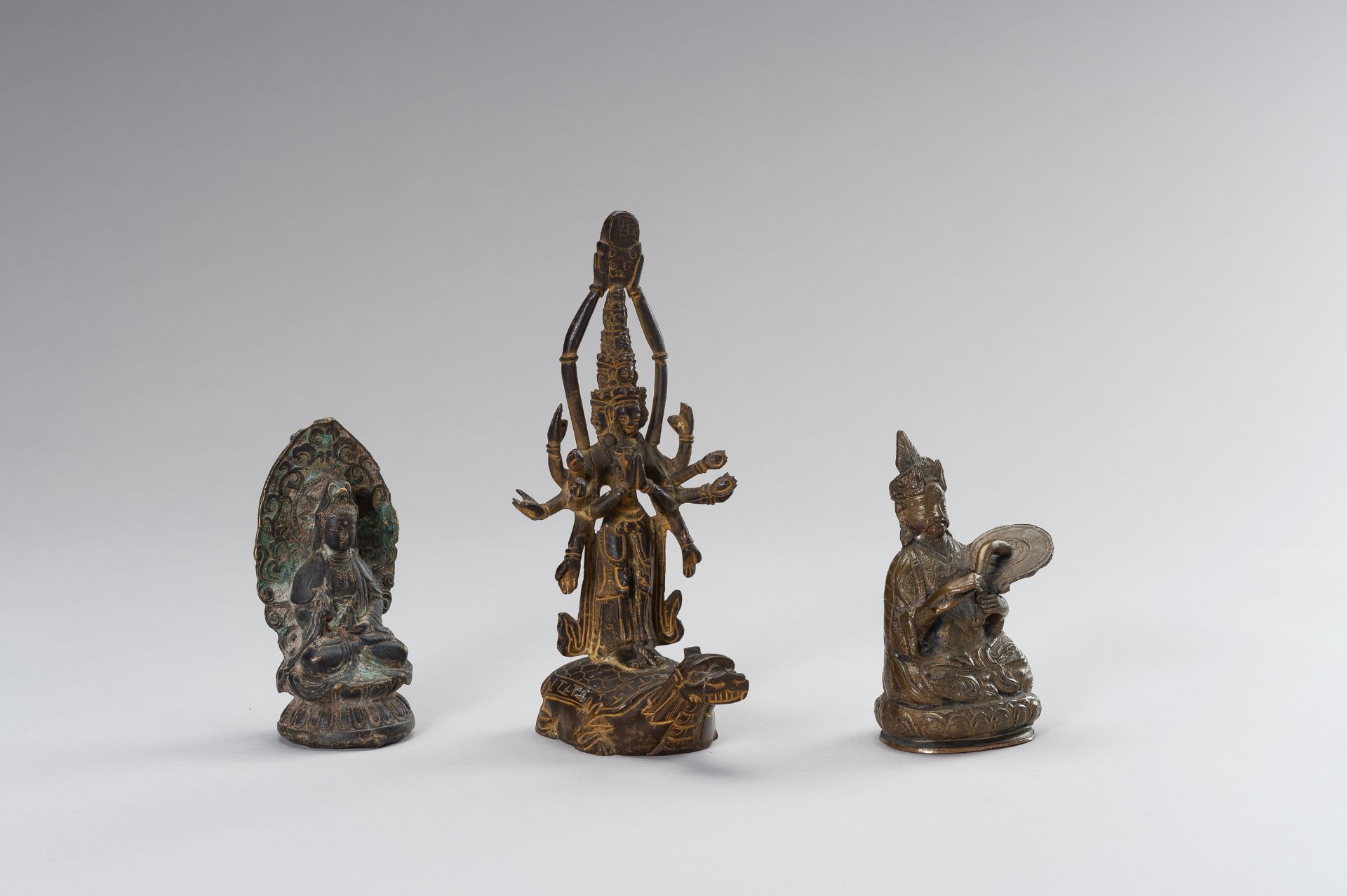 A GROUP OF THREE BRONZE FIGURES - Image 6 of 12