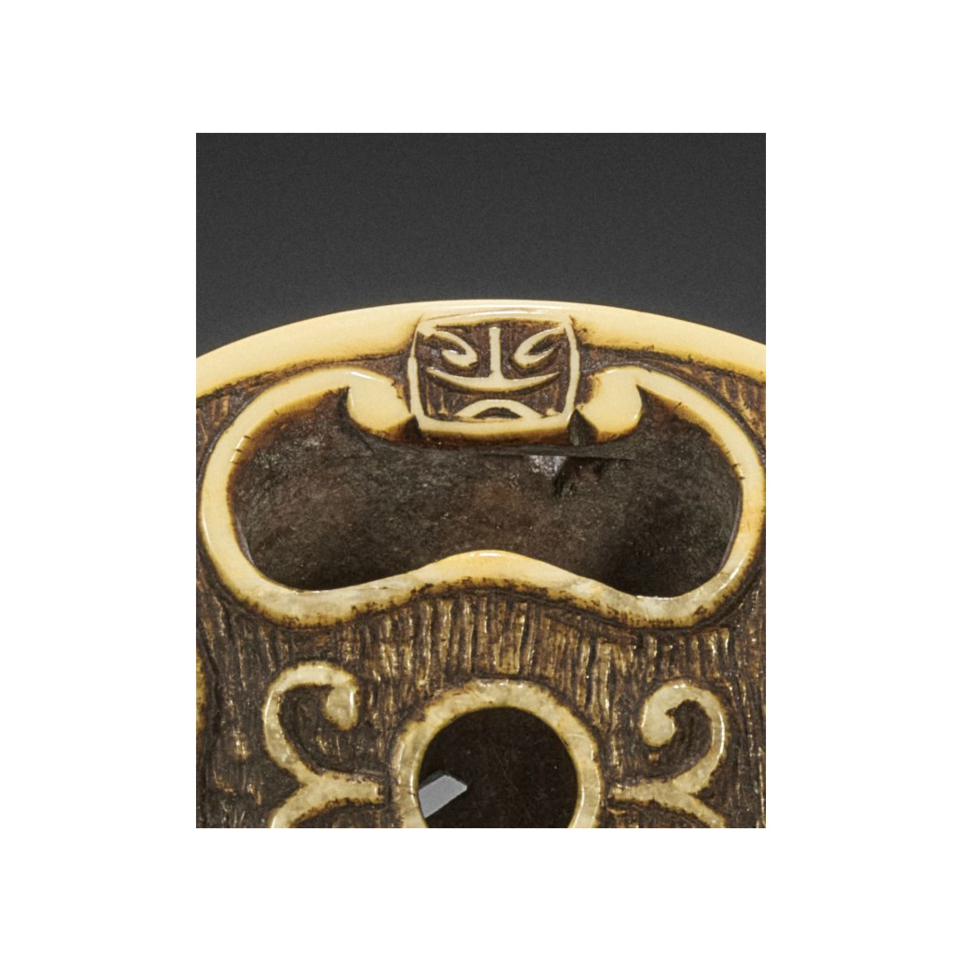 EISAI: A WALRUS IVORY RYUSA MANJU NETSUKE OF ONIGAWARA - Bild 8 aus 10