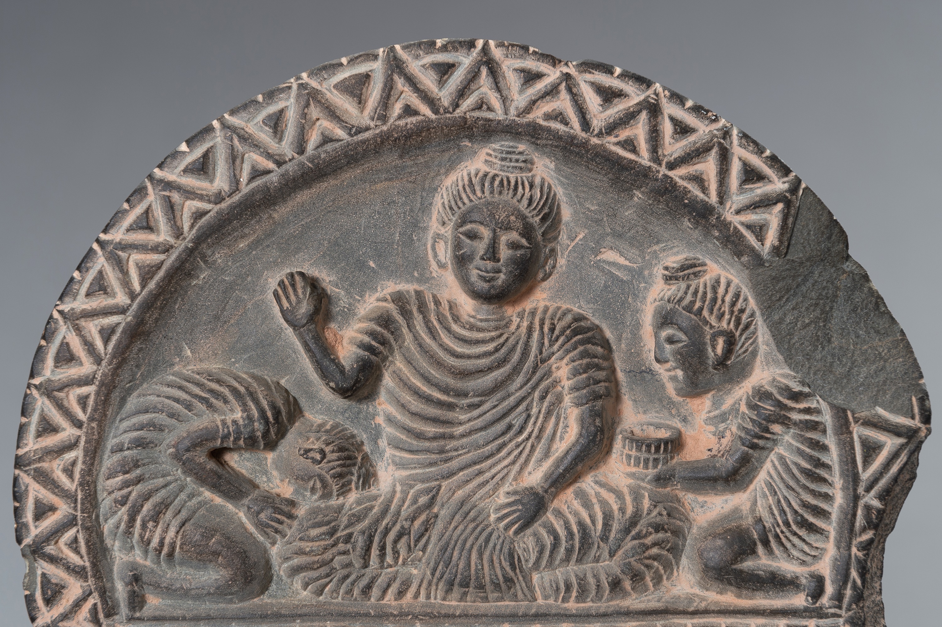A GRAY SCHIST RELIEF OF BUDDHA AND WORSHIPPERS - Image 2 of 9