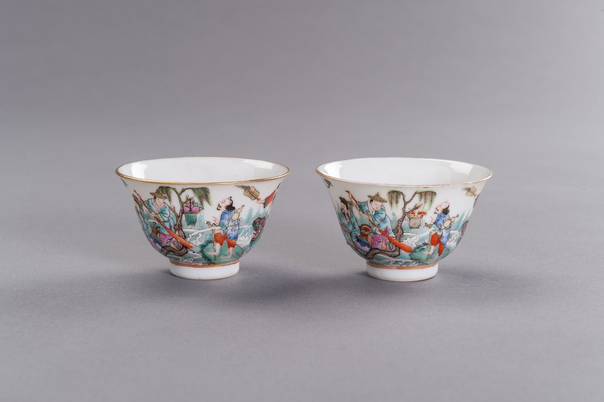 A PAIR OF TWO CHINESE PORCELAIN CUPS - Bild 3 aus 6