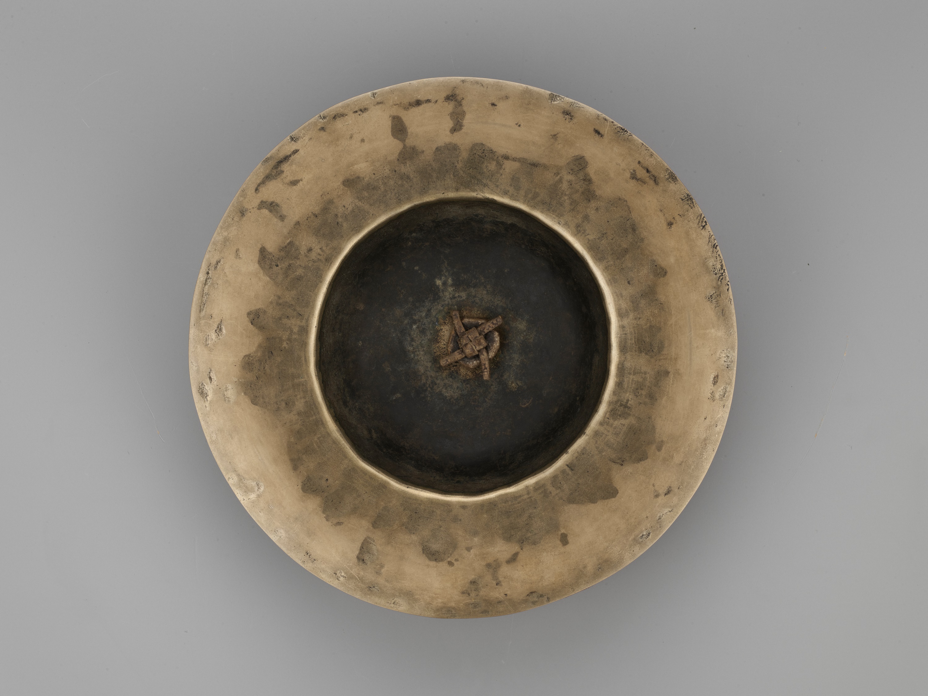 A PAIR OF BRONZE CYMBALS, BO, XUANDE MARK AND PERIOD, DATED 1431 - Image 13 of 18