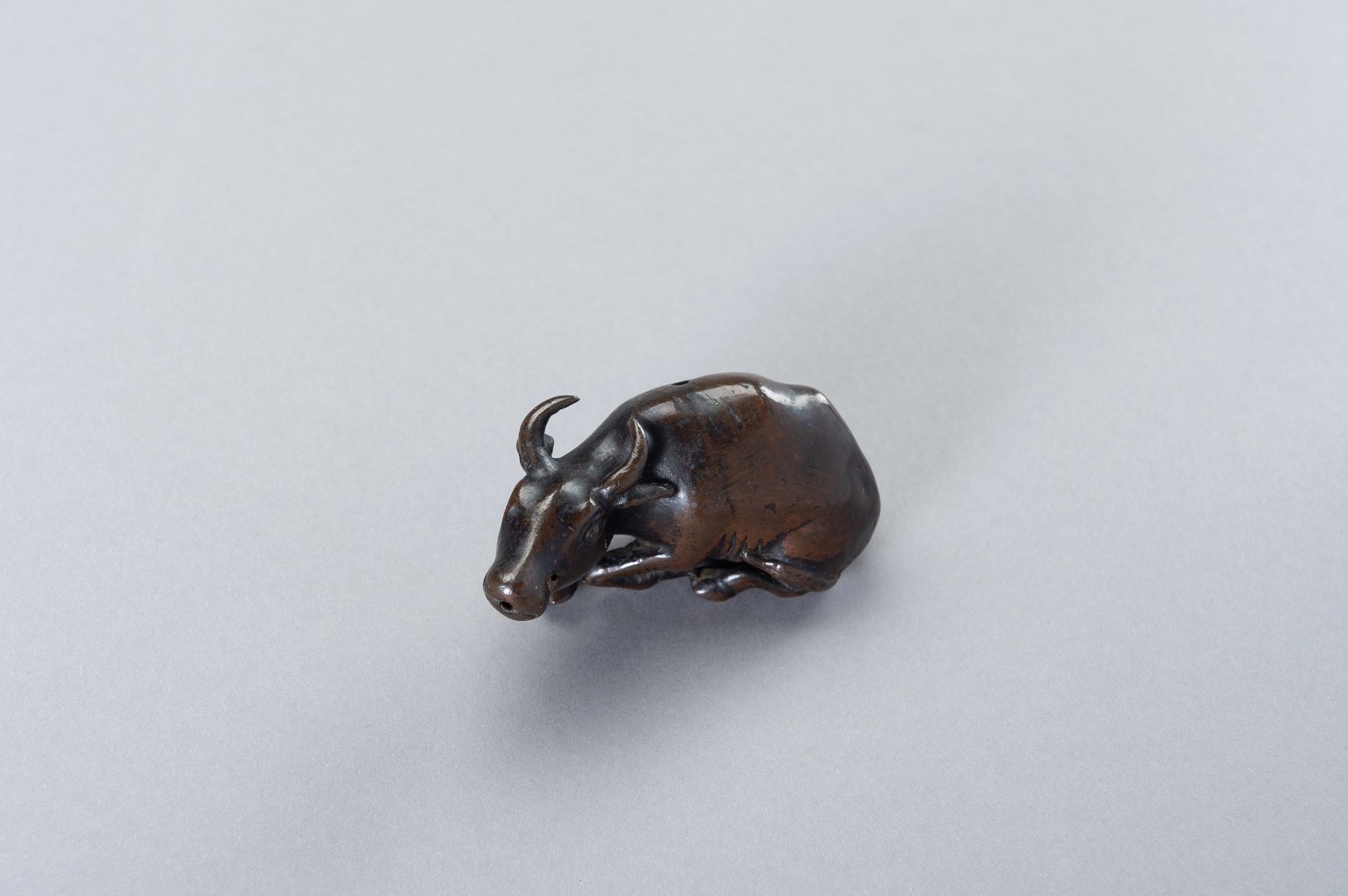 A CHINESE BRONZE FIGURE OF A WATER BUFFALO - Image 8 of 10