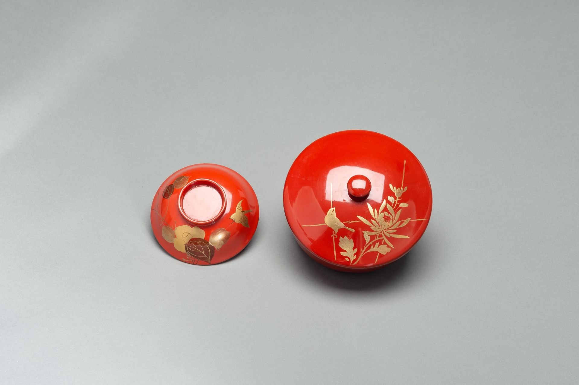 A RED LACQUER NIMONO WAN (BOWL WITH COVER) AND A SMALL KOBACHI (DISH) - Image 3 of 11