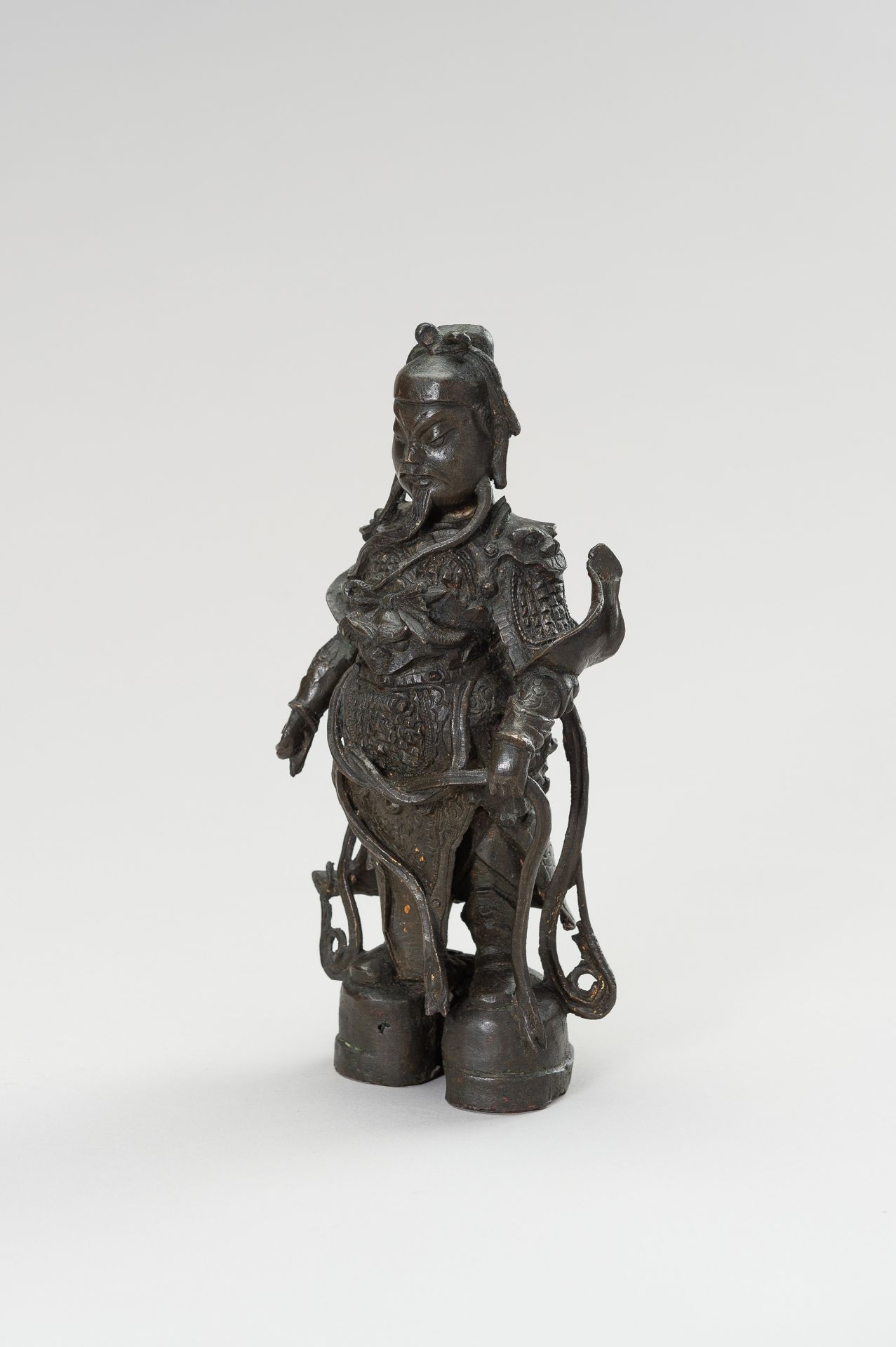 A BRONZE FIGURE OF A HEAVENLY KING - Image 3 of 10