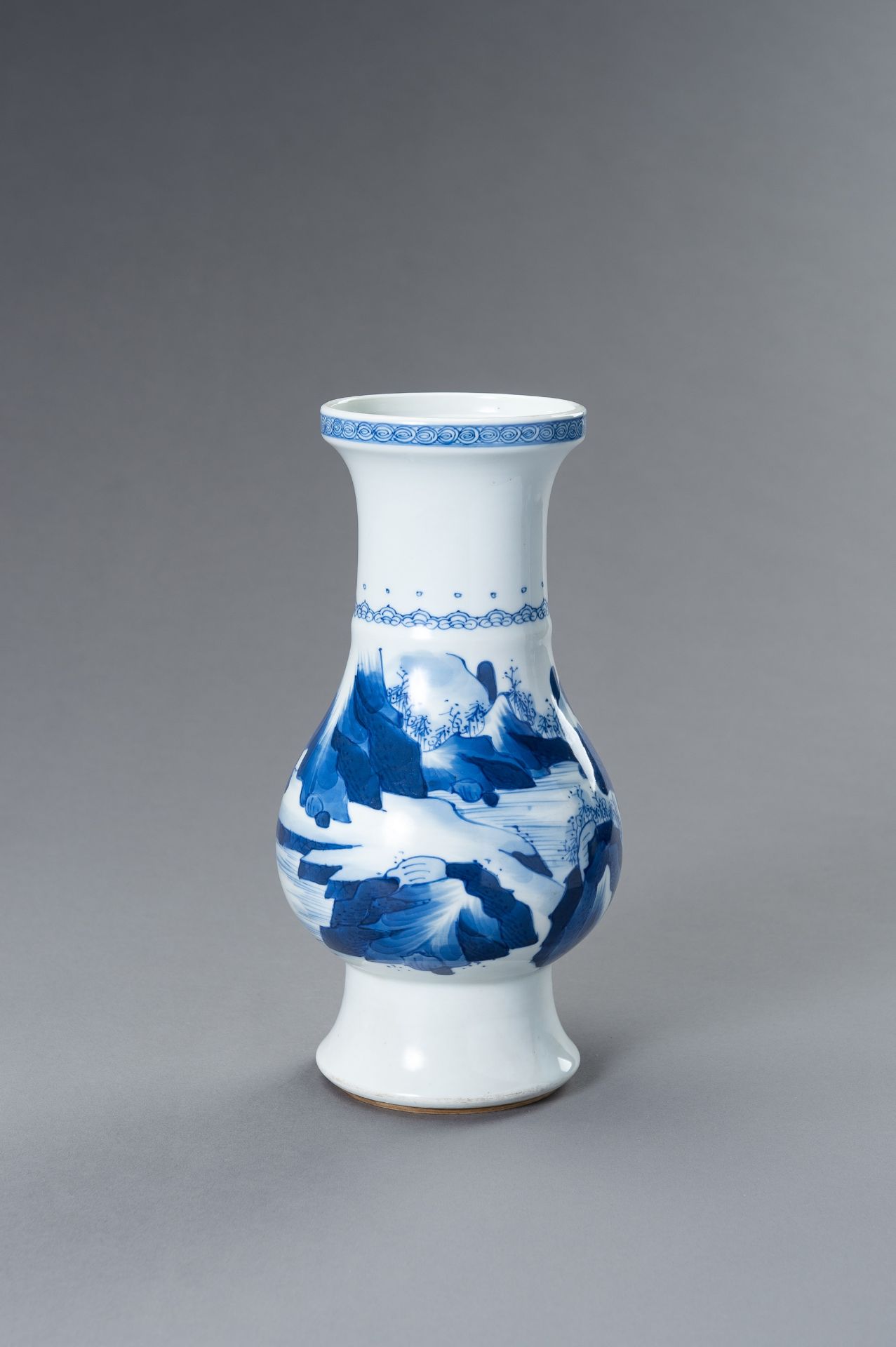 A BLUE AND WHITE PORCELAIN KANGXI REVIVAL 'LANDSCAPE' VASE - Image 9 of 11