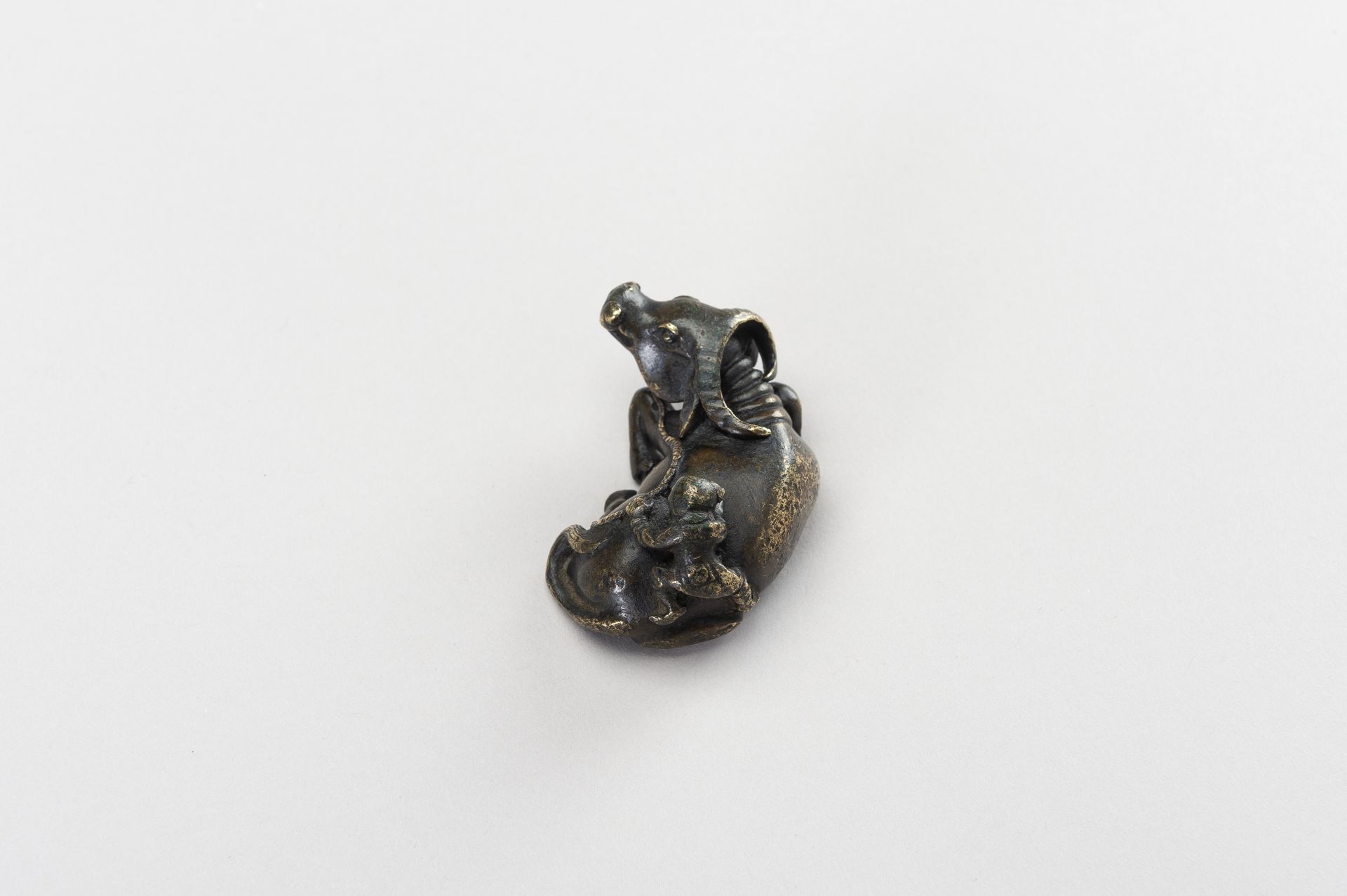 A FIGURAL BRONZE PAPERWEIGHT IN THE SHAPE OF A WATER BUFFALO AND HERDER - Image 6 of 10