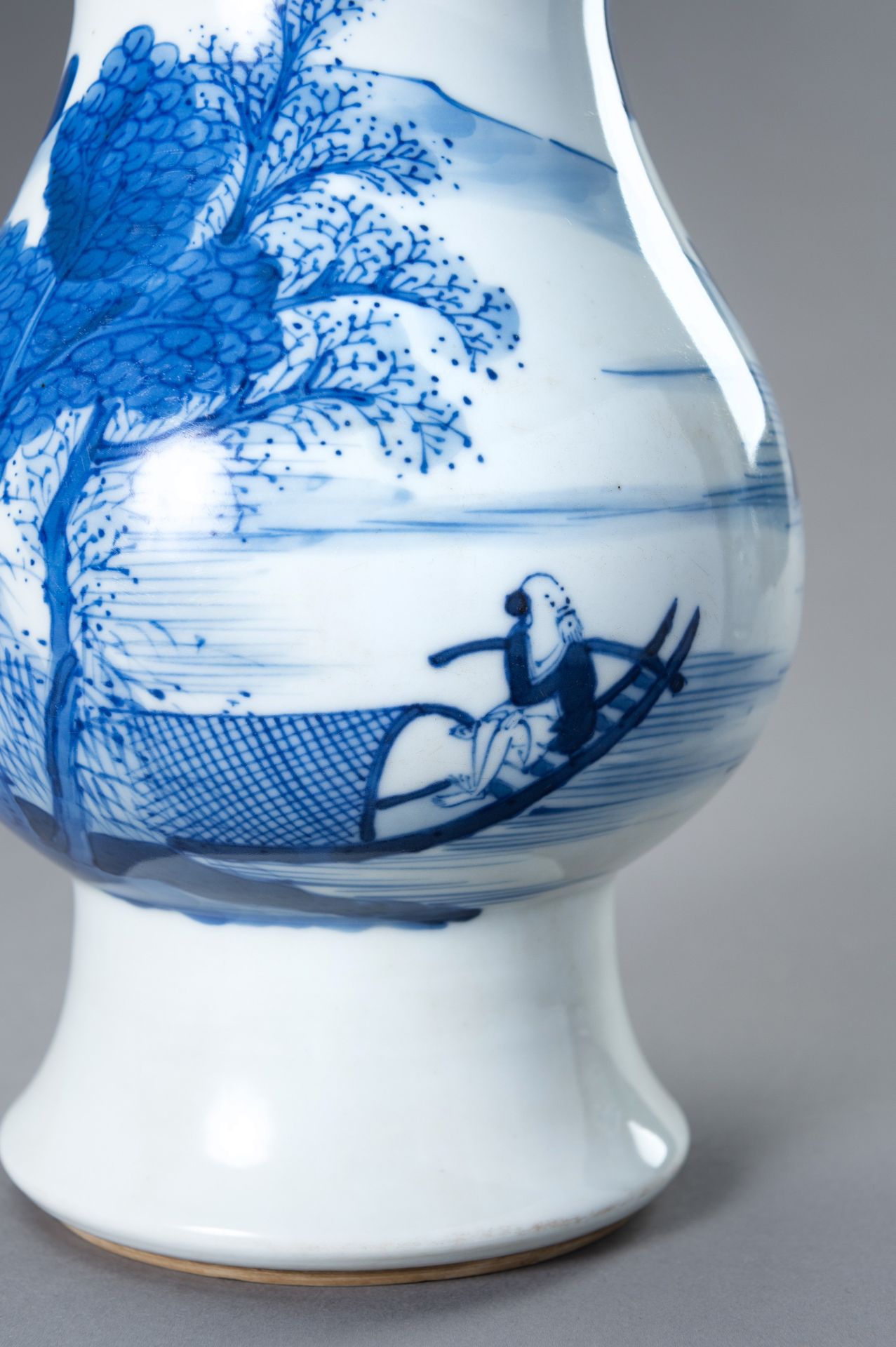 A BLUE AND WHITE PORCELAIN KANGXI REVIVAL 'LANDSCAPE' VASE - Image 4 of 11