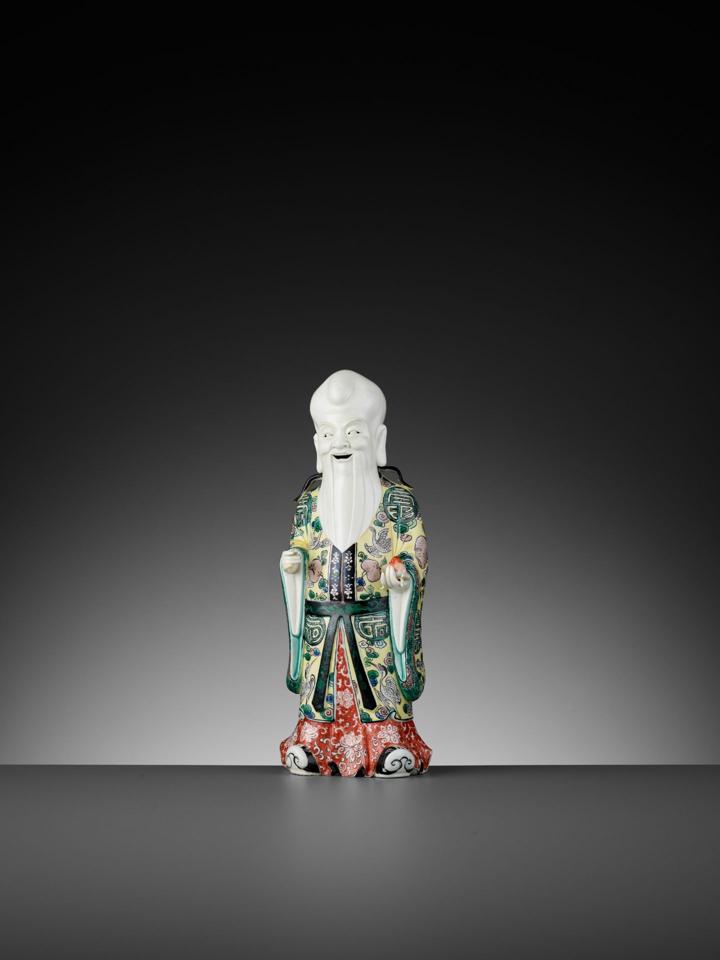 A FAMILLE VERTE BISCUIT FIGURE OF SHOULAO, QING DYNASTY - Bild 3 aus 10