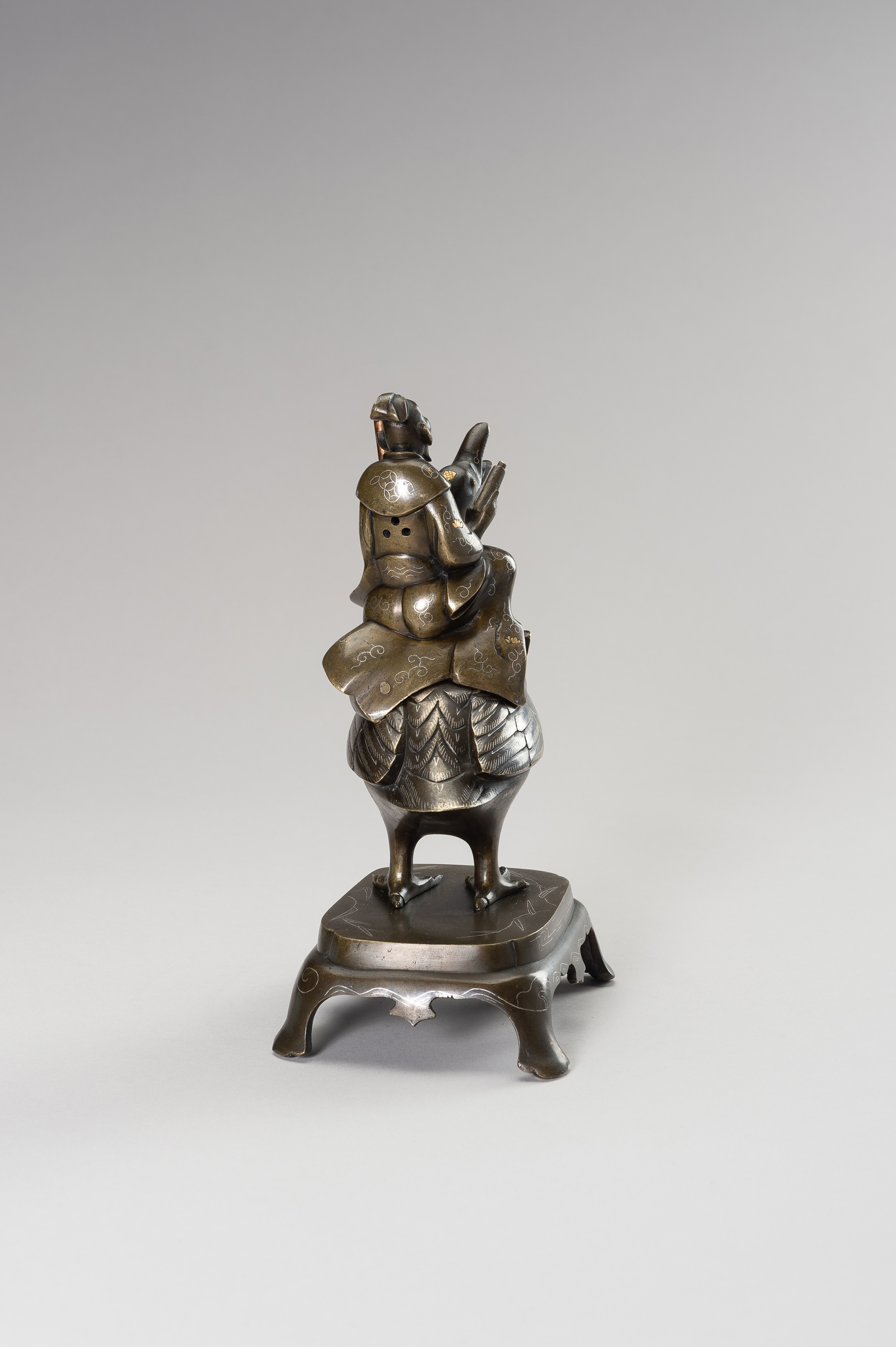 A GOLD AND SILVER INLAID BRONZE CENSER OF WANG XIZHI RIDING A GOOSE - Image 7 of 13