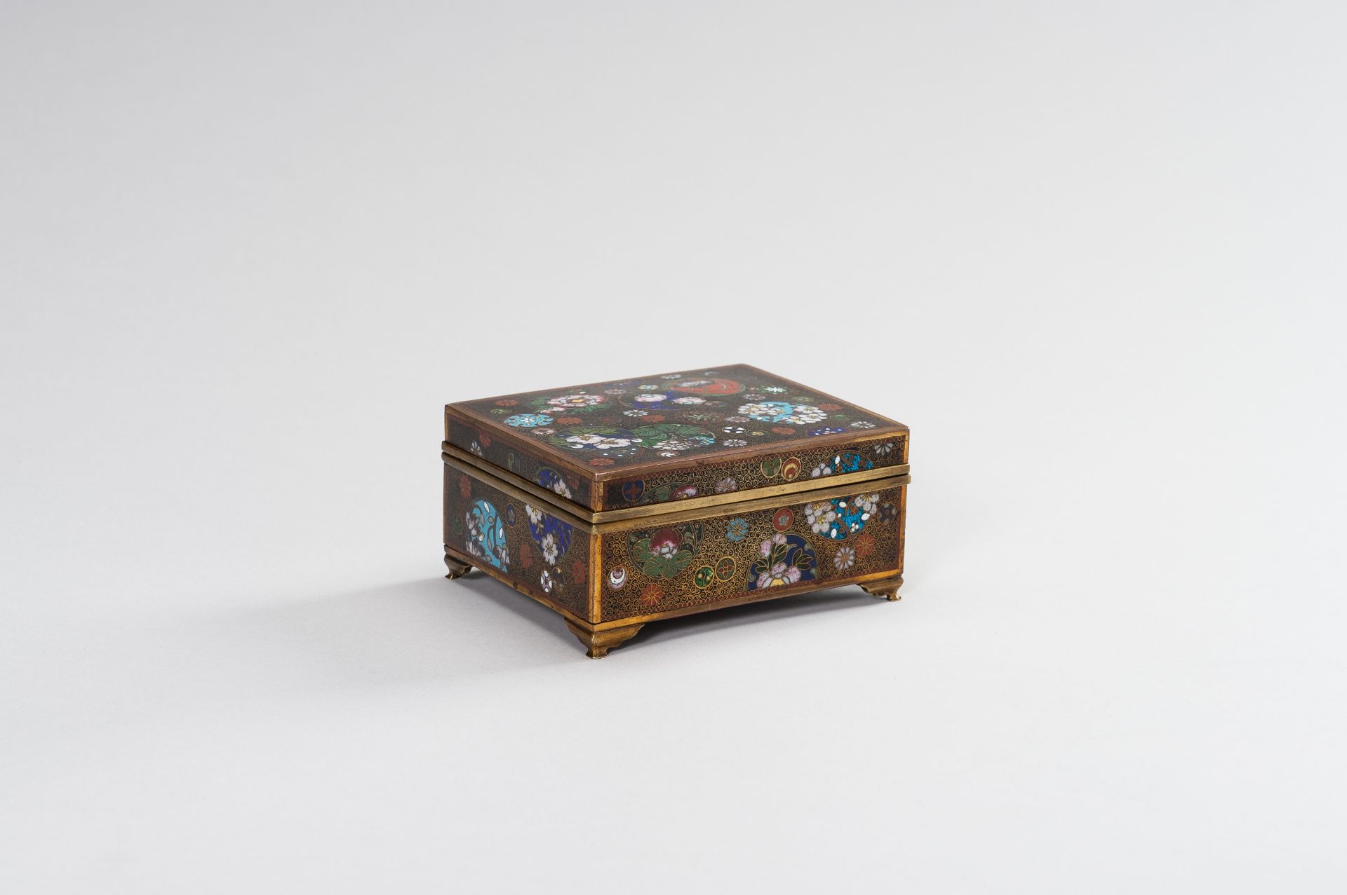 A GINBARI CLOISONNE BOX AND COVER - Image 3 of 12