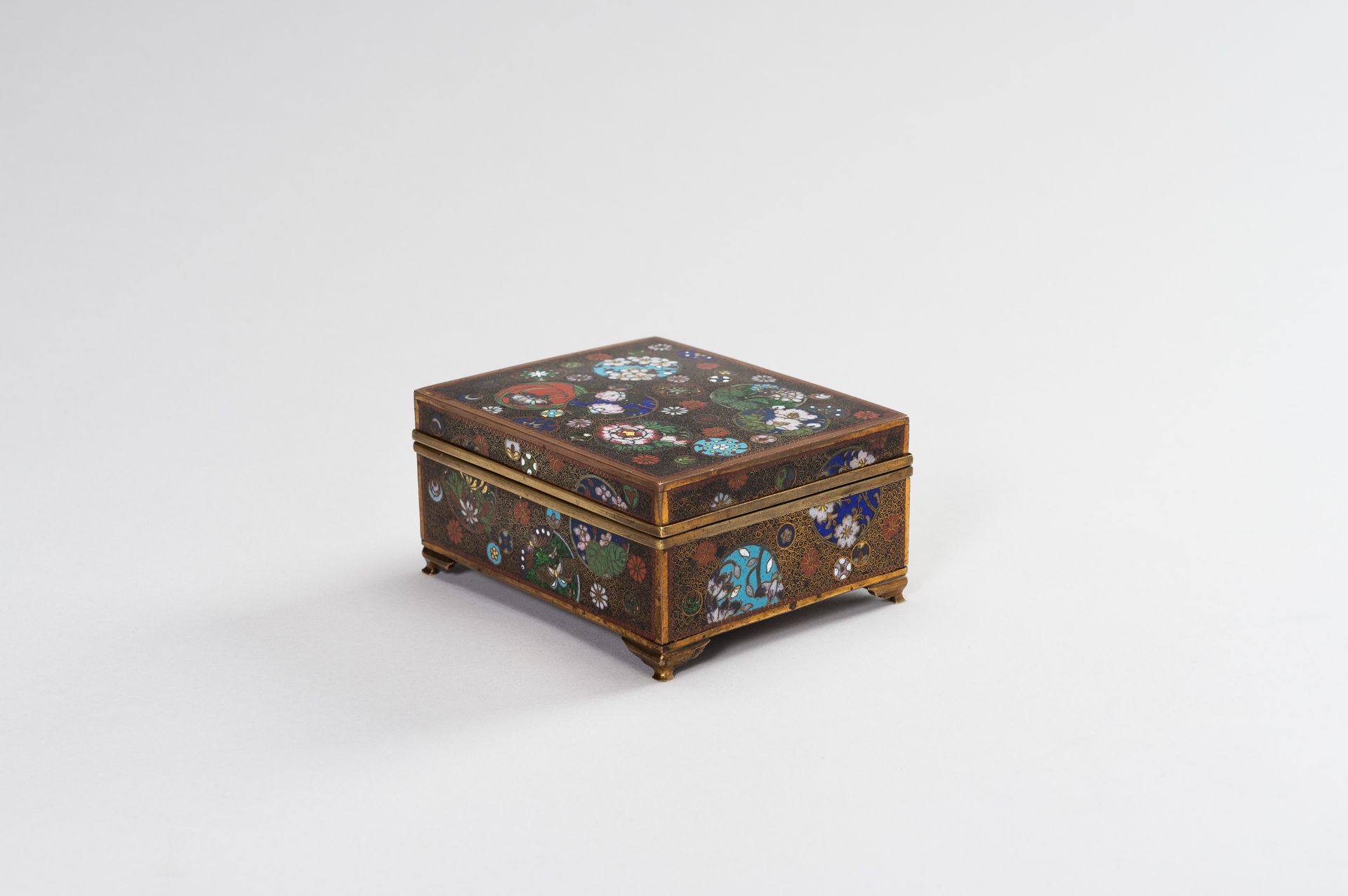 A GINBARI CLOISONNE BOX AND COVER - Image 2 of 12