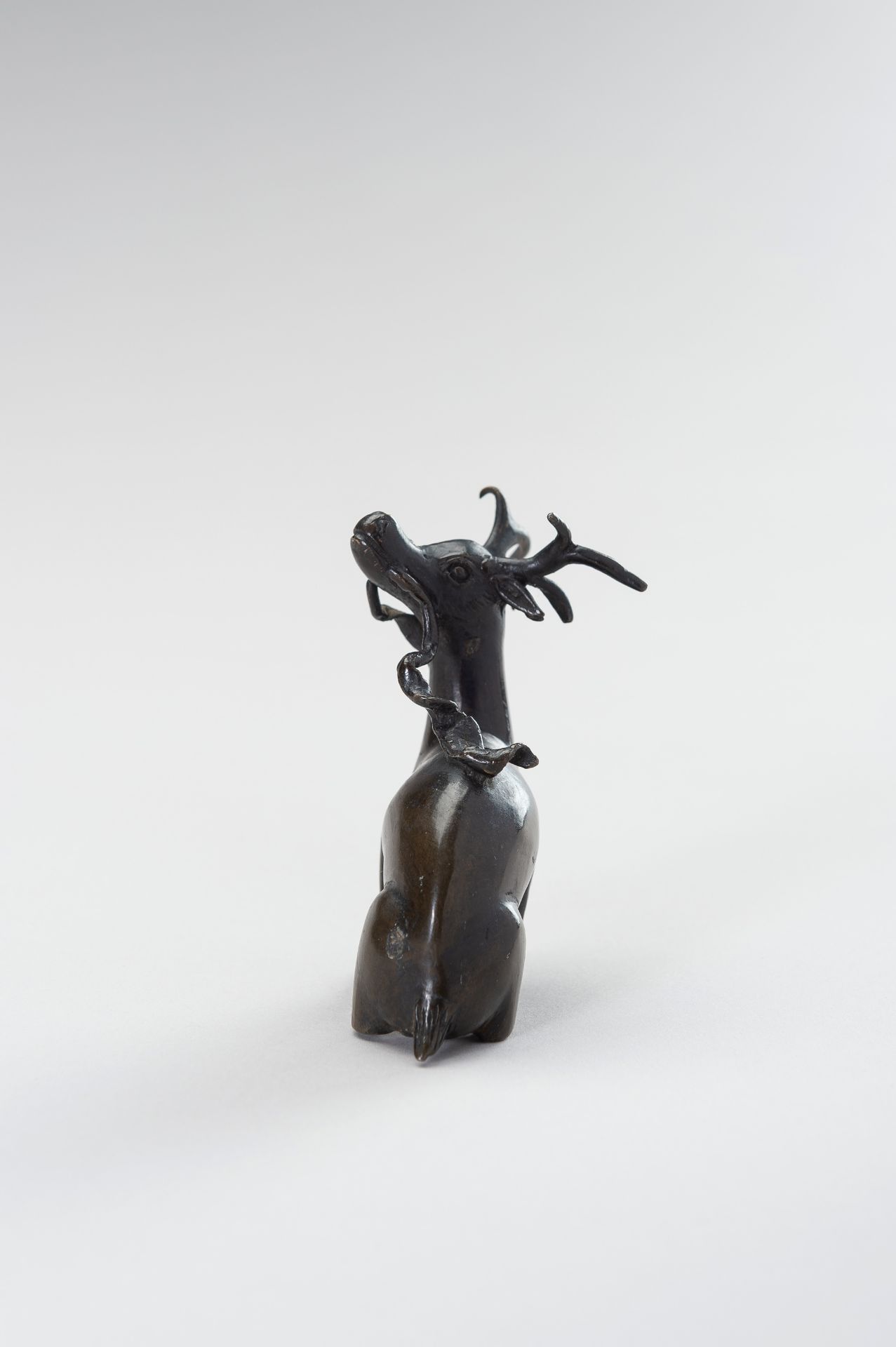 A CHINESE BRONZE WATER DROPPER IN THE SHAPE OF A STAG - Image 6 of 10