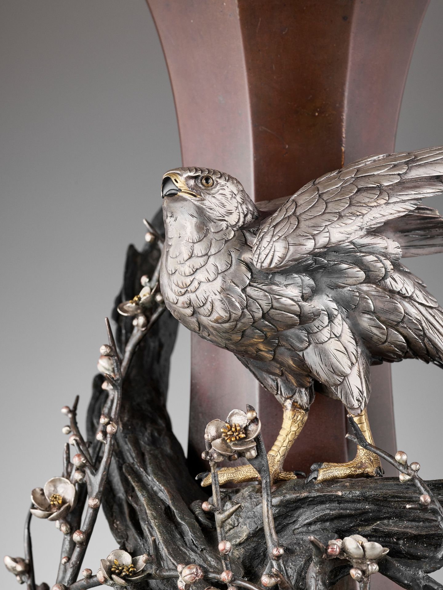 A MONUMENTAL 'SILVER EAGLE' OCTAGONAL BRONZE VASE - Image 5 of 14