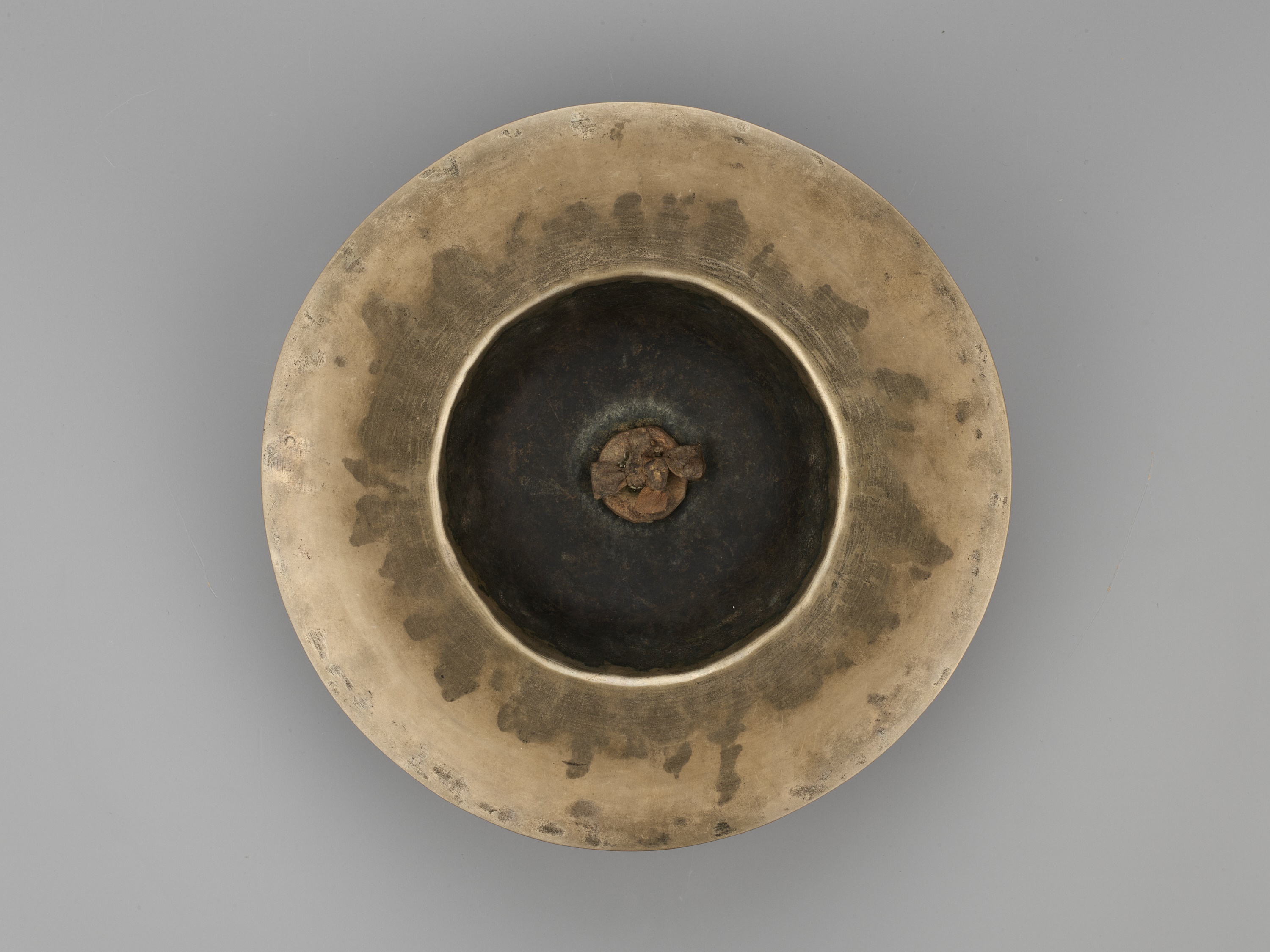 A PAIR OF BRONZE CYMBALS, BO, XUANDE MARK AND PERIOD, DATED 1431 - Image 14 of 18