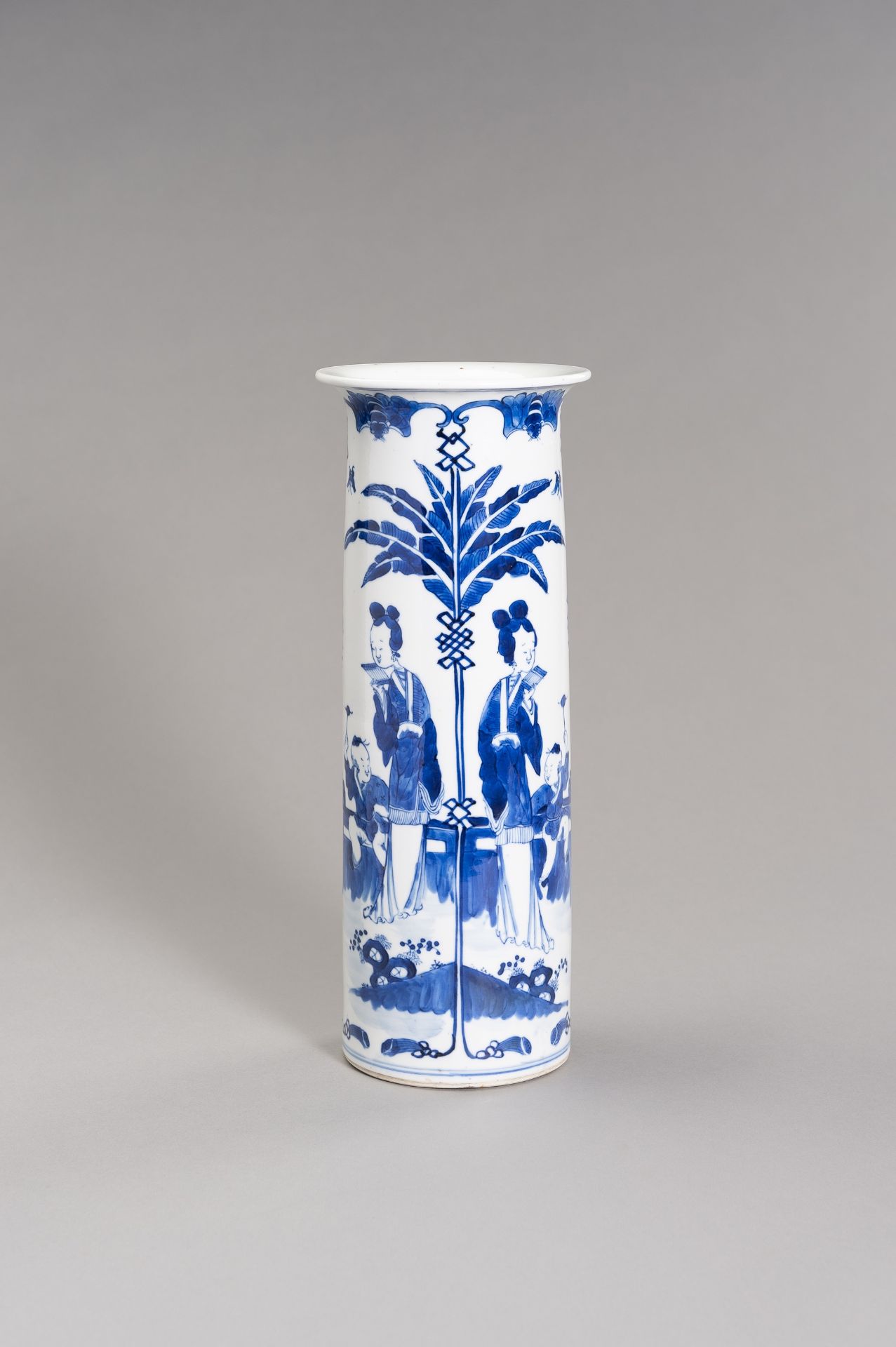 A FINE BLUE AND WHITE LONG ELIZA VASE