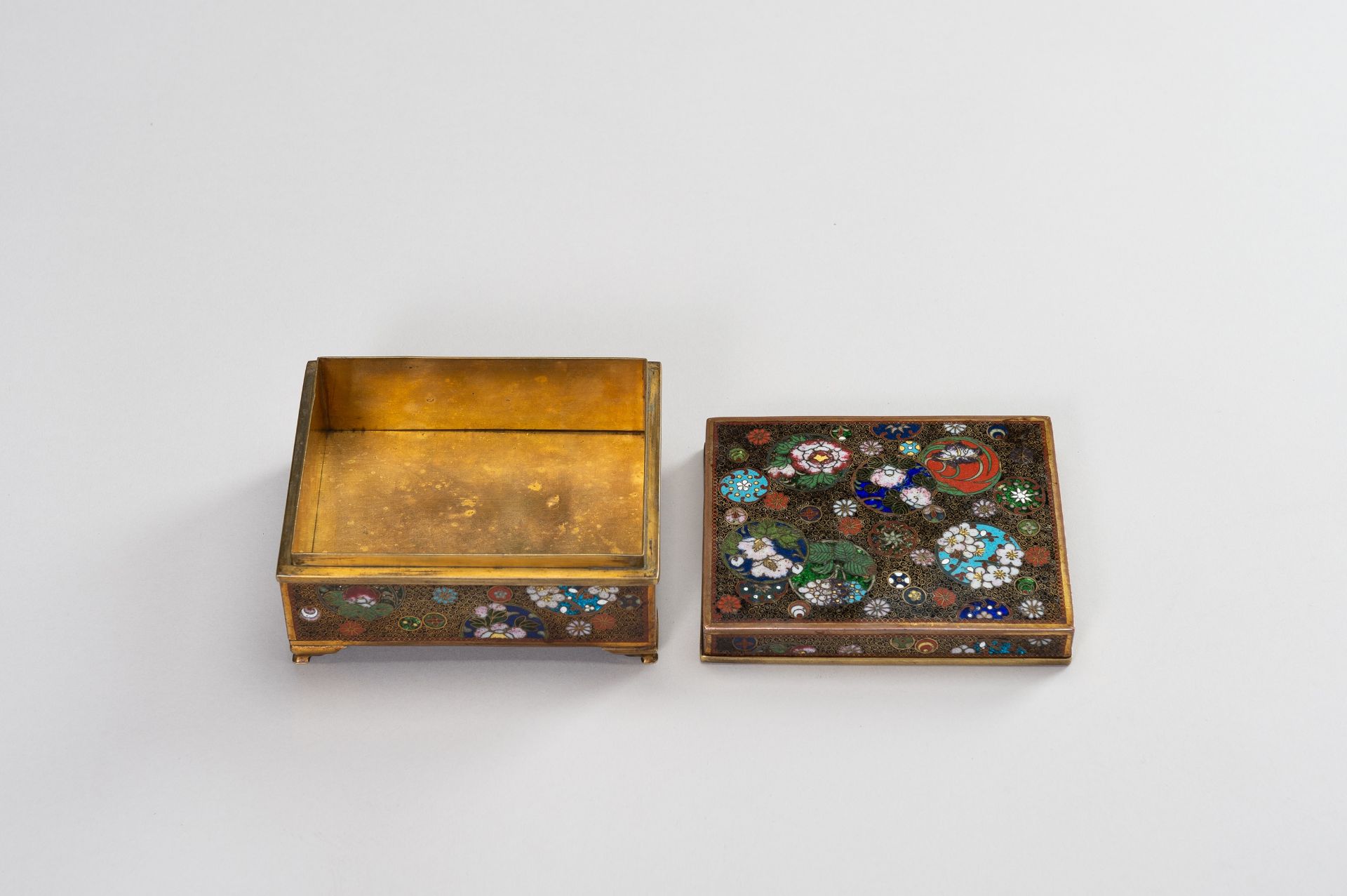 A GINBARI CLOISONNE BOX AND COVER - Image 8 of 12