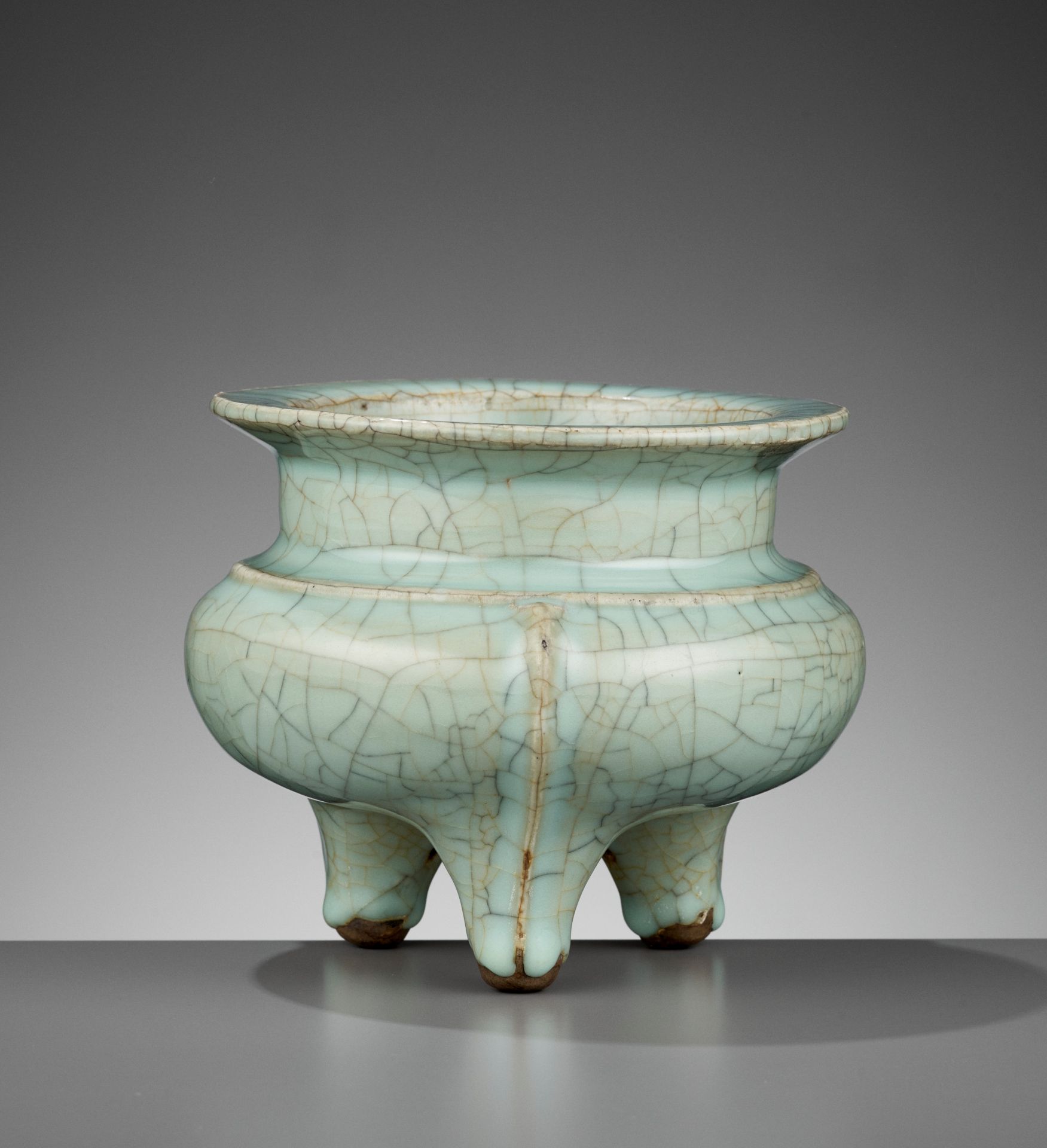 A LONGQUAN CELADON TRIPOD CENSER, SOUTHERN SONG DYNASTY