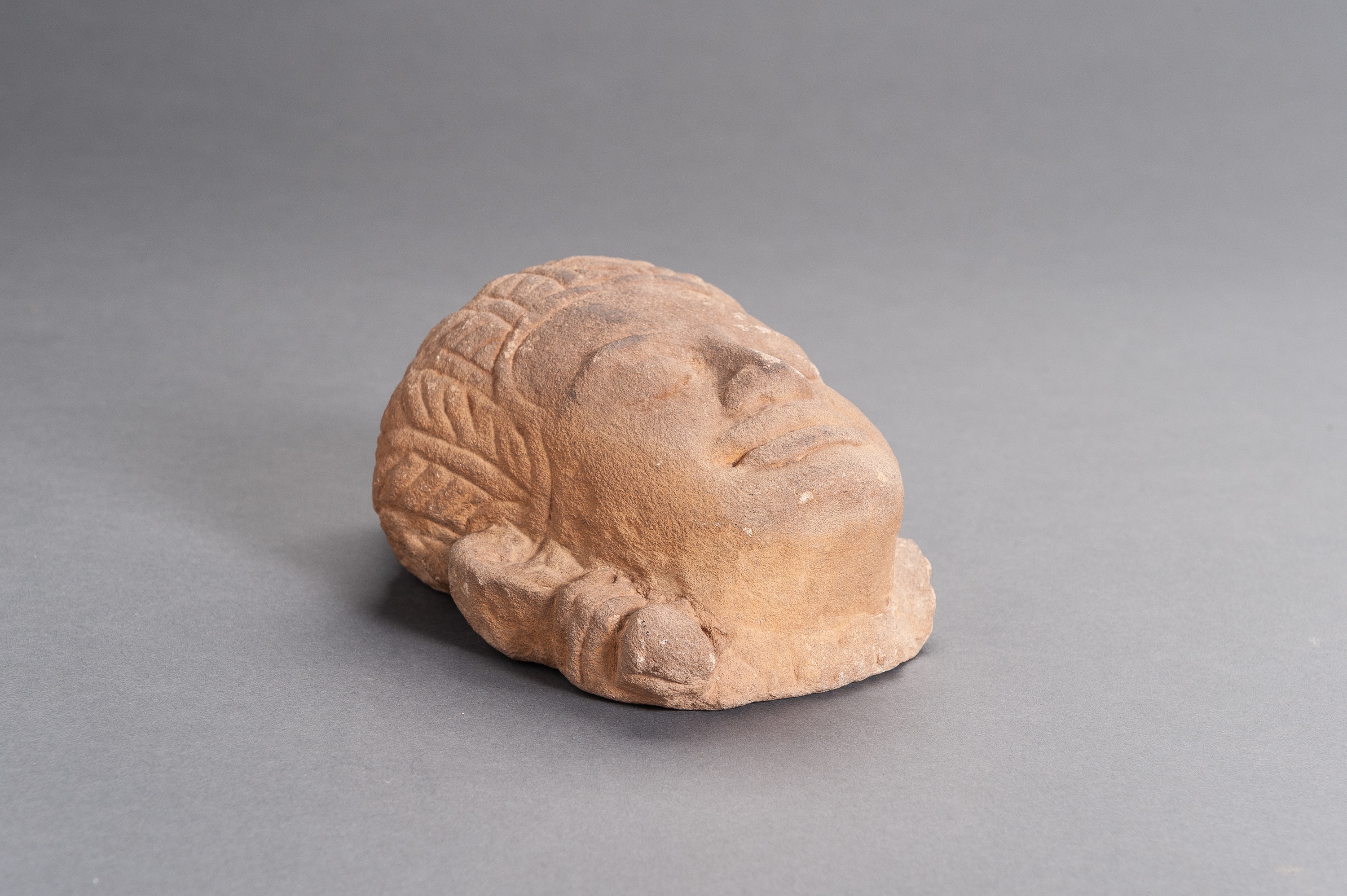 A KHMER SANDSTONE HEAD OF BUDDHA - Image 7 of 8