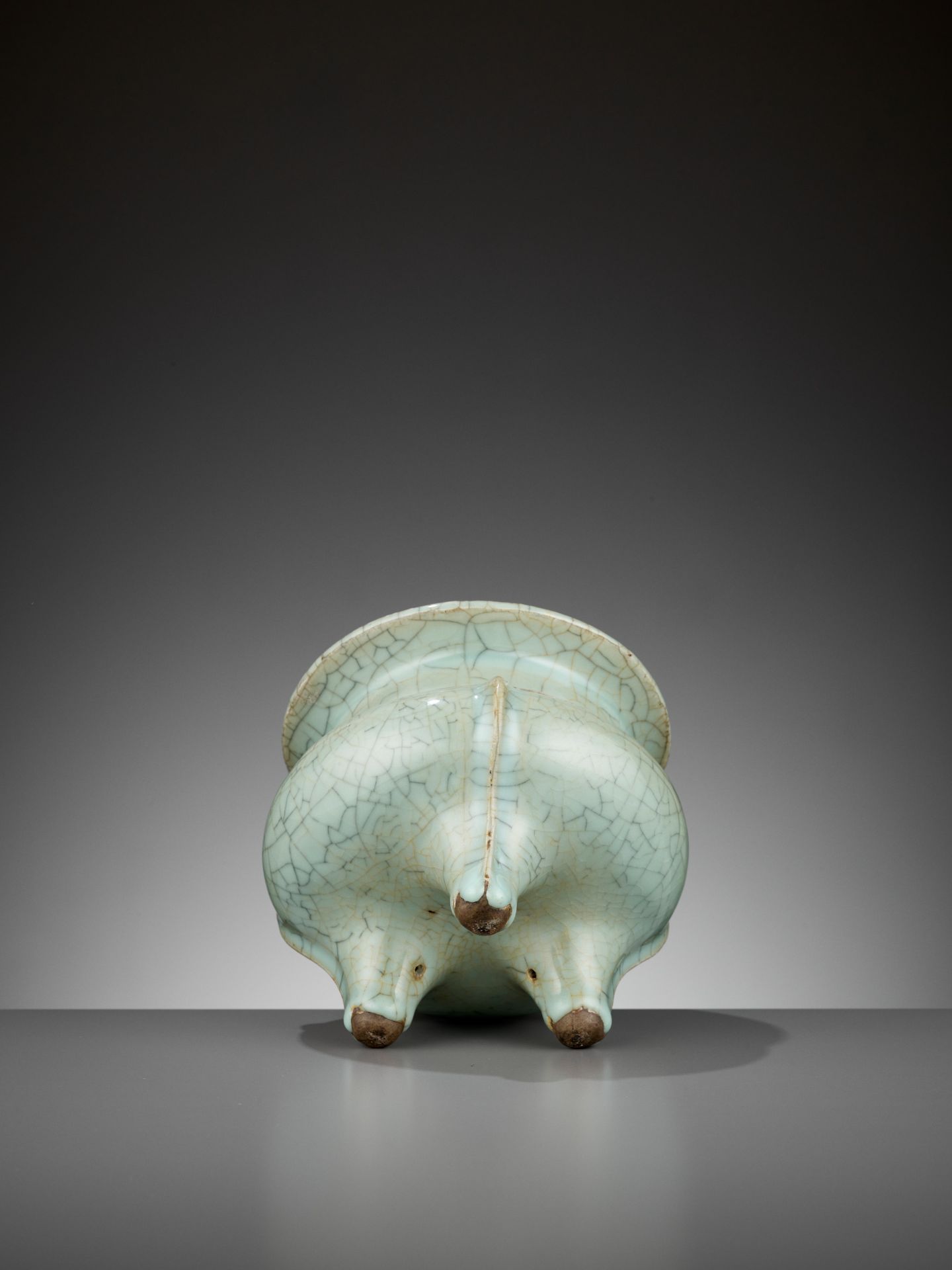 A LONGQUAN CELADON TRIPOD CENSER, SOUTHERN SONG DYNASTY - Bild 11 aus 14