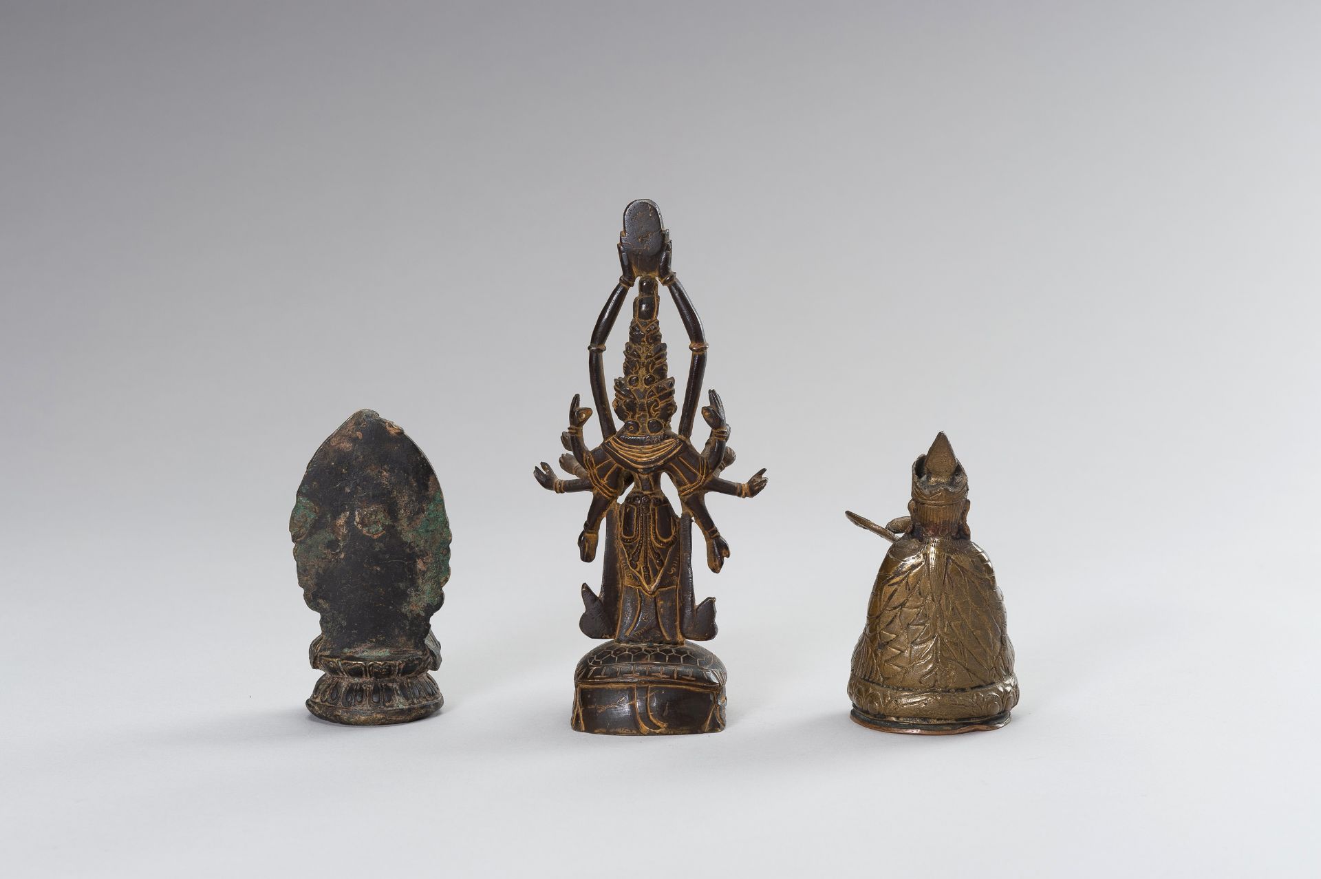 A GROUP OF THREE BRONZE FIGURES - Image 8 of 12