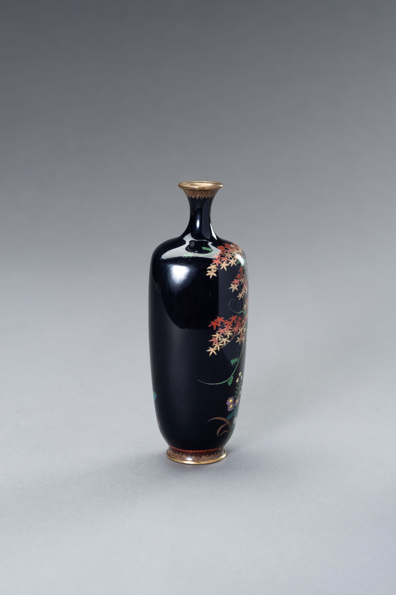 A CLOISONNE VASE WITH A MAPLE TREE AND FLOWERS - Image 5 of 10