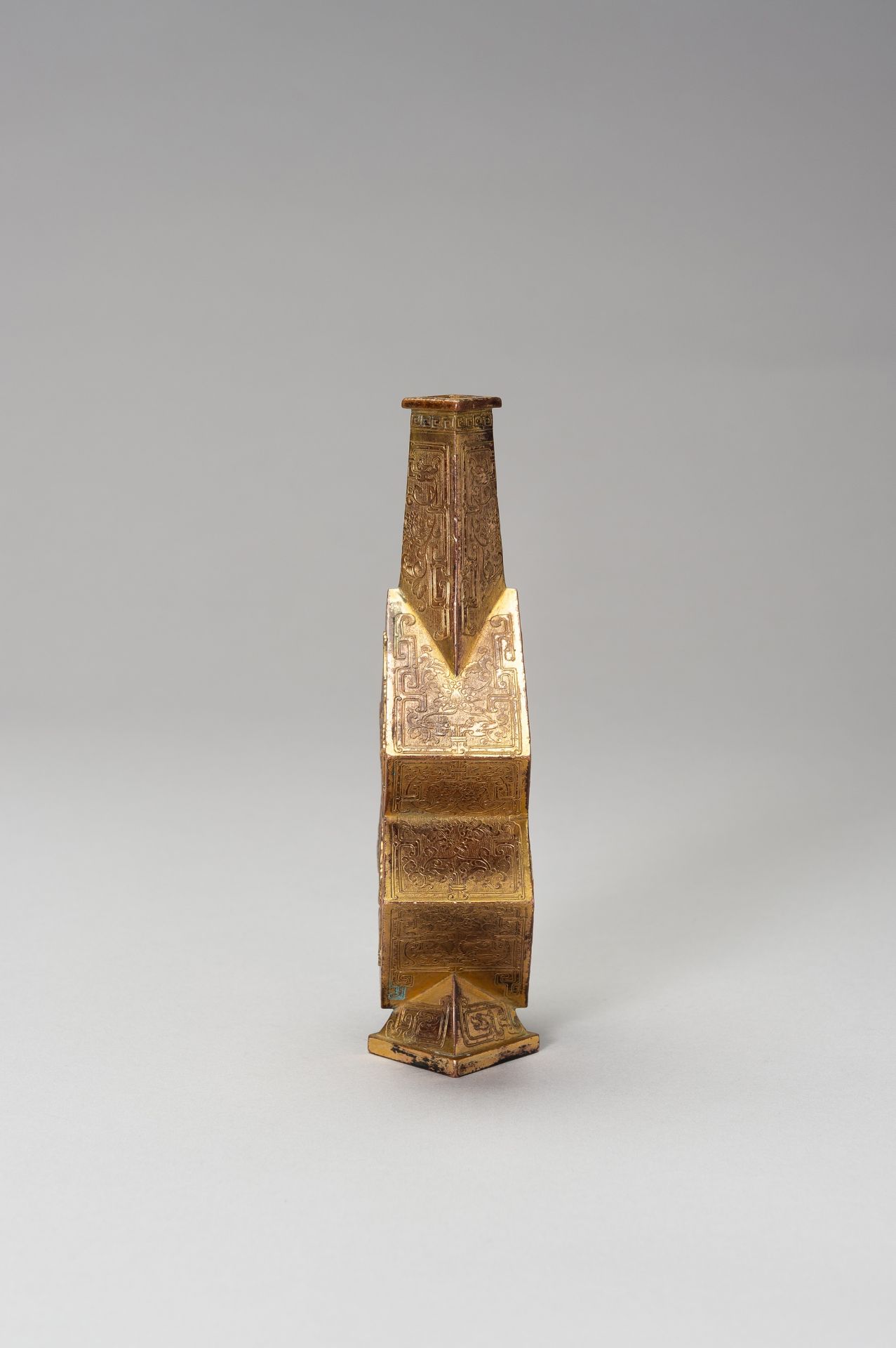 A GILT COPPER-ALLOY 'DRAGON' VASE - Image 9 of 12