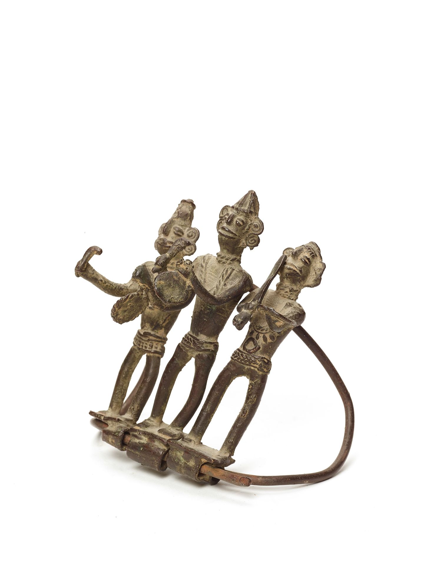 A BASTAR BRONZE OF THREE WARRIORS - Bild 2 aus 4