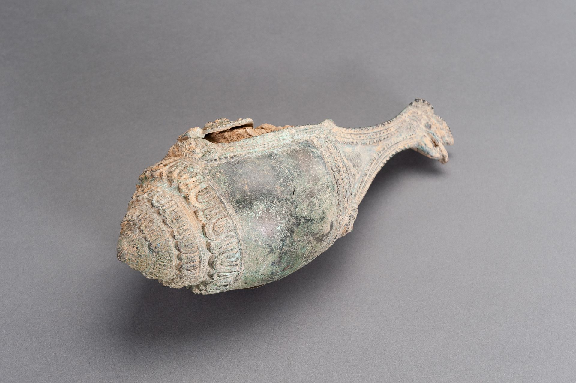 A LARGE 'BIRD SHAPE' BRONZE KHMER CONCH SHELL - Image 4 of 10