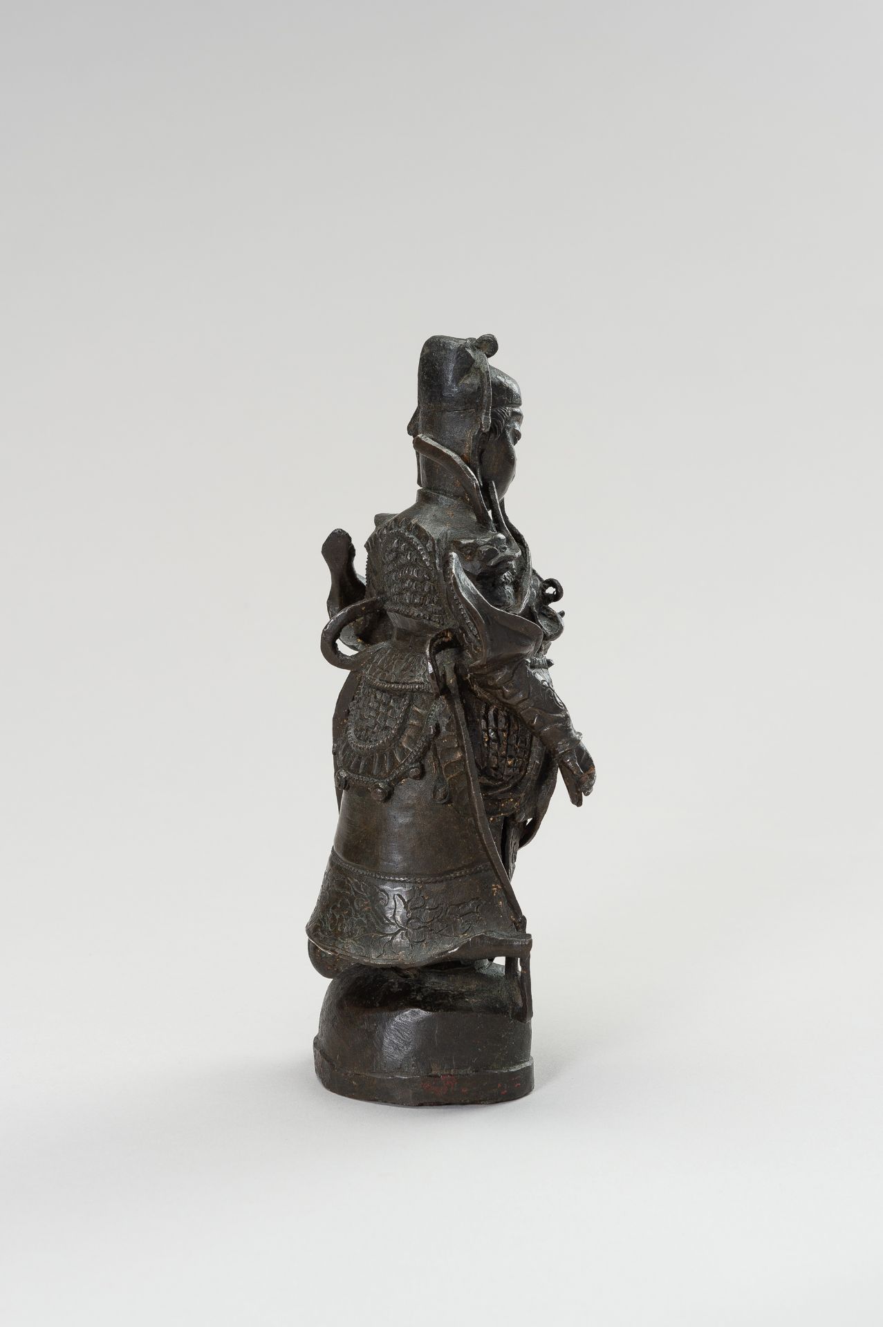 A BRONZE FIGURE OF A HEAVENLY KING - Image 9 of 10