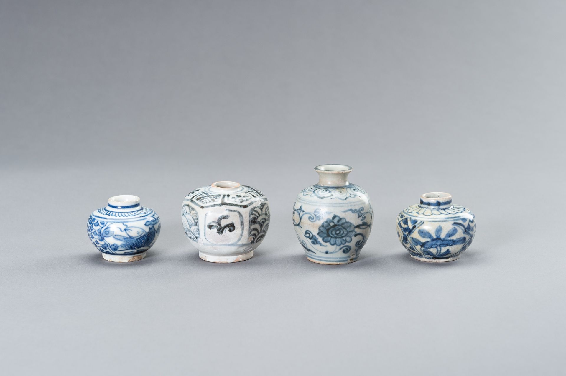 FOUR SMALL BLUE AND WHITE CERAMIC JARS - Image 6 of 8