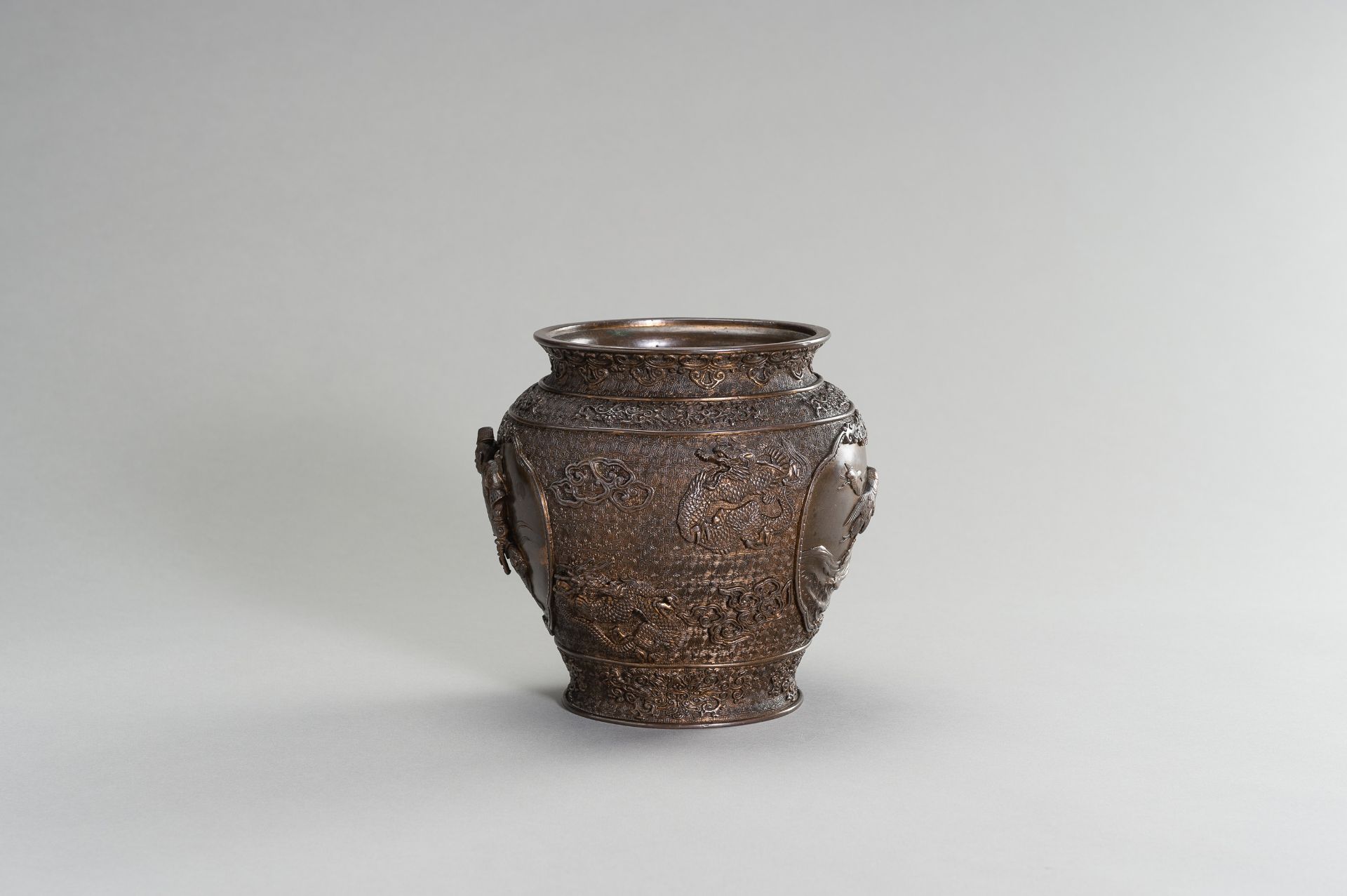 MIYAO: A BRONZE VASE DEPICTING A SAMURAI AND BIRDS - Image 7 of 11