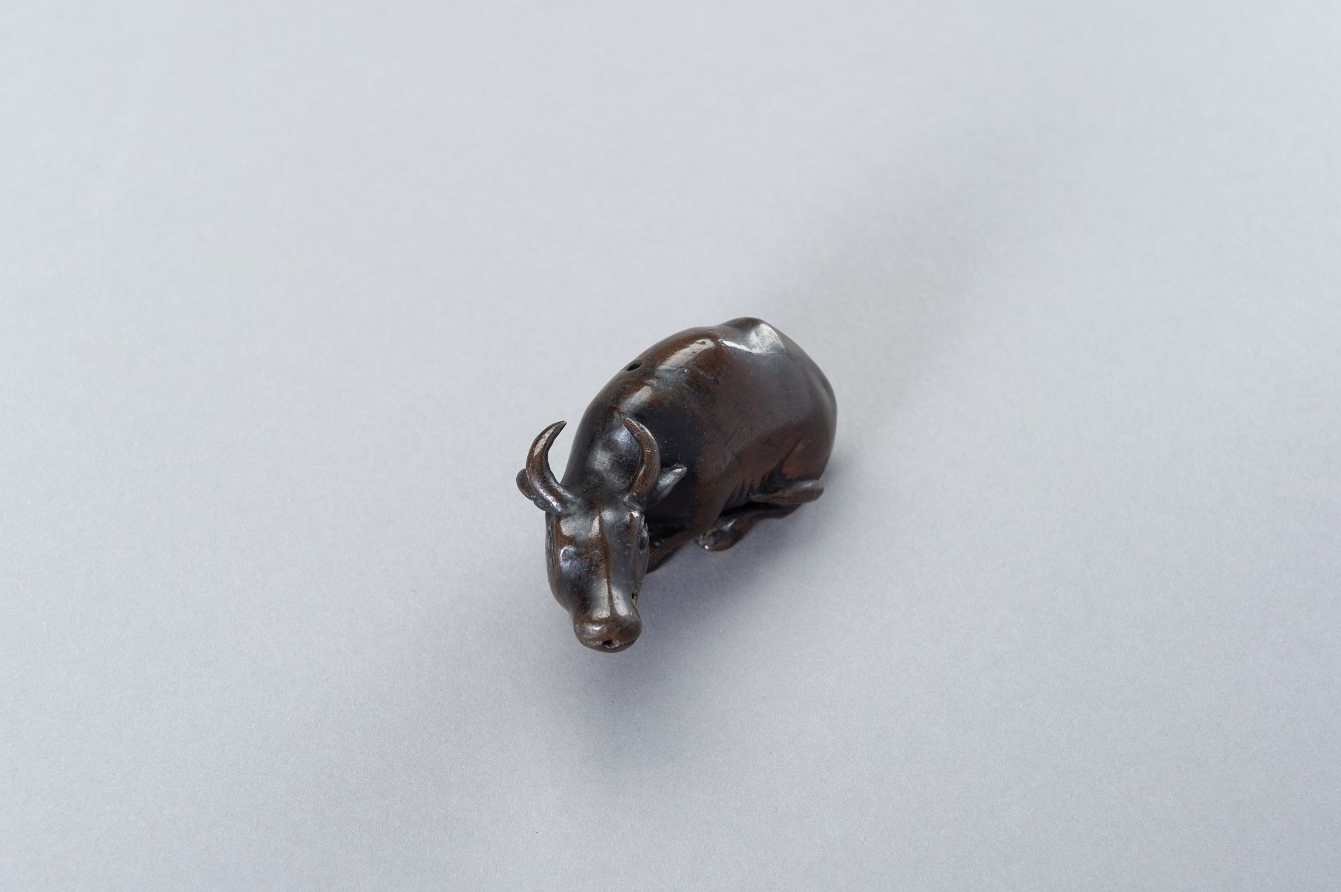 A CHINESE BRONZE FIGURE OF A WATER BUFFALO - Image 3 of 10