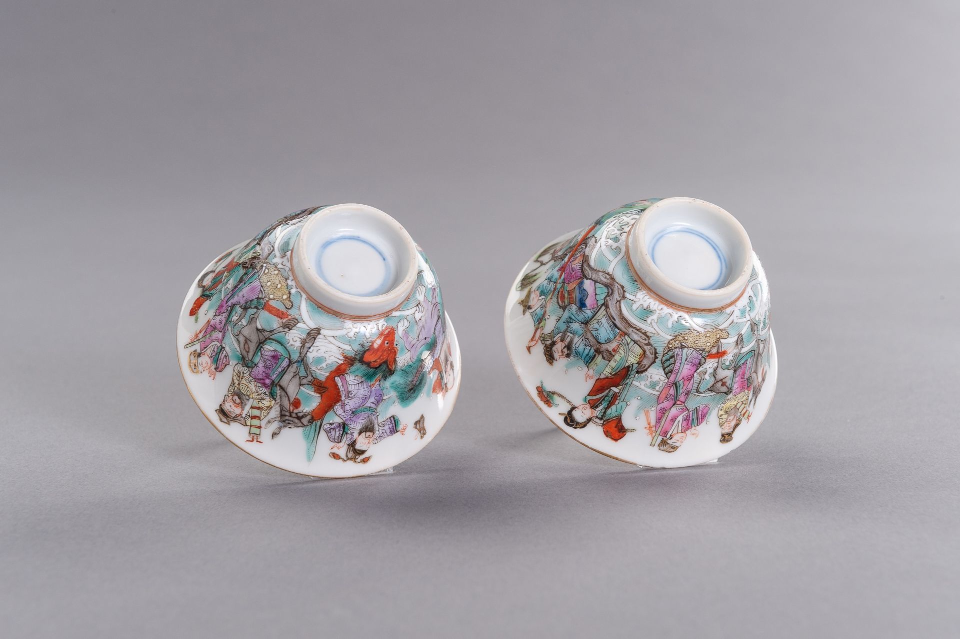 A PAIR OF TWO CHINESE PORCELAIN CUPS - Bild 6 aus 6
