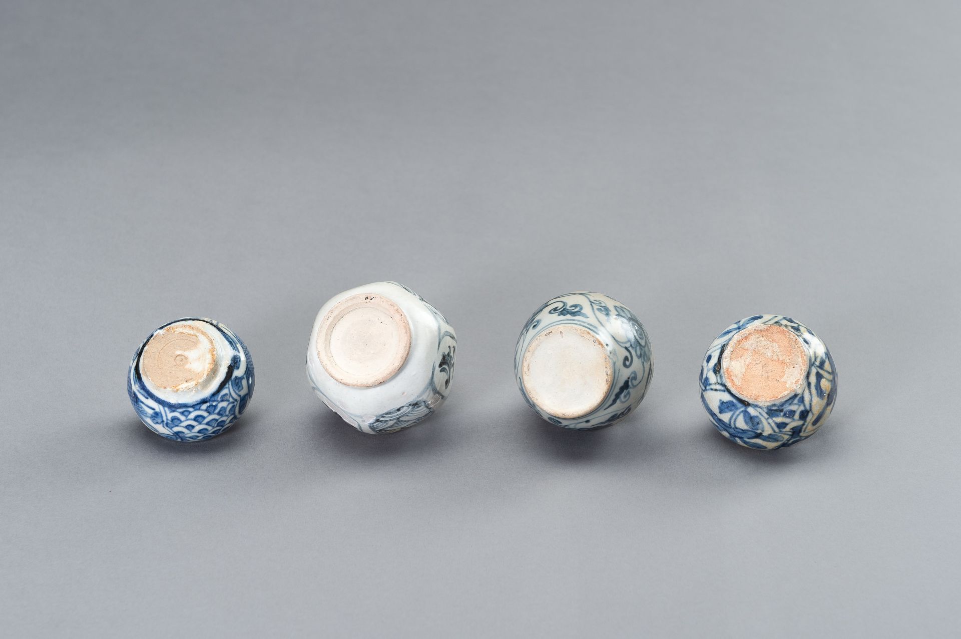 FOUR SMALL BLUE AND WHITE CERAMIC JARS - Image 8 of 8