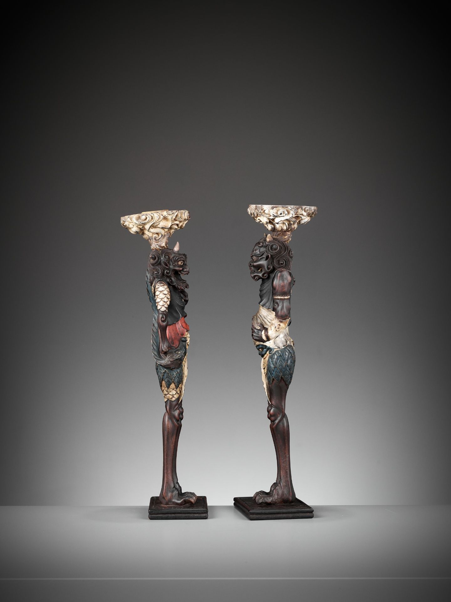 A PAIR OF PAINTED AND LACQUERED WOOD FIGURAL CANDLESTICKS DEPICTING ONI - Image 8 of 12