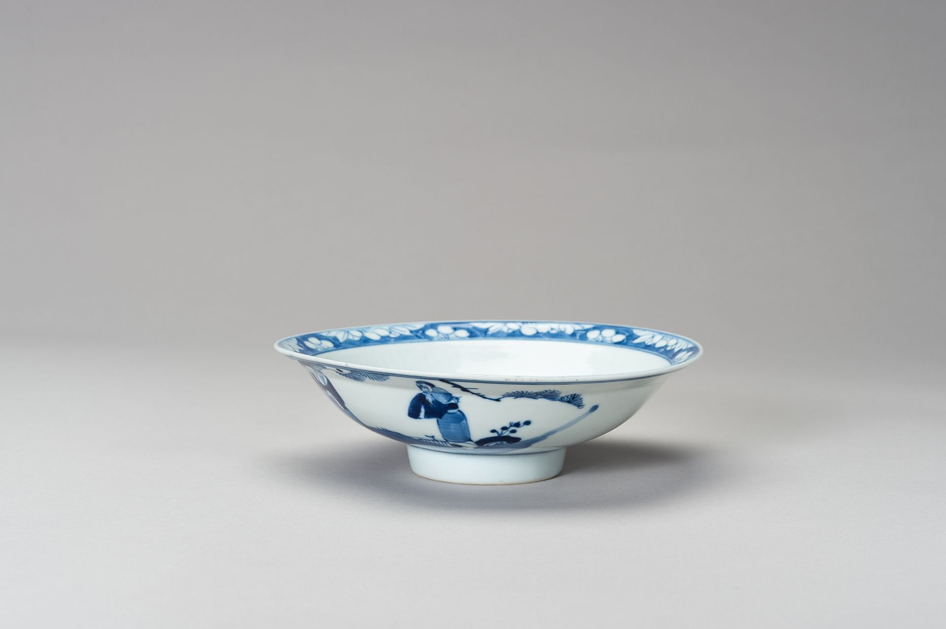 A BLUE AND WHITE PORCELAIN BOWL - Bild 5 aus 10