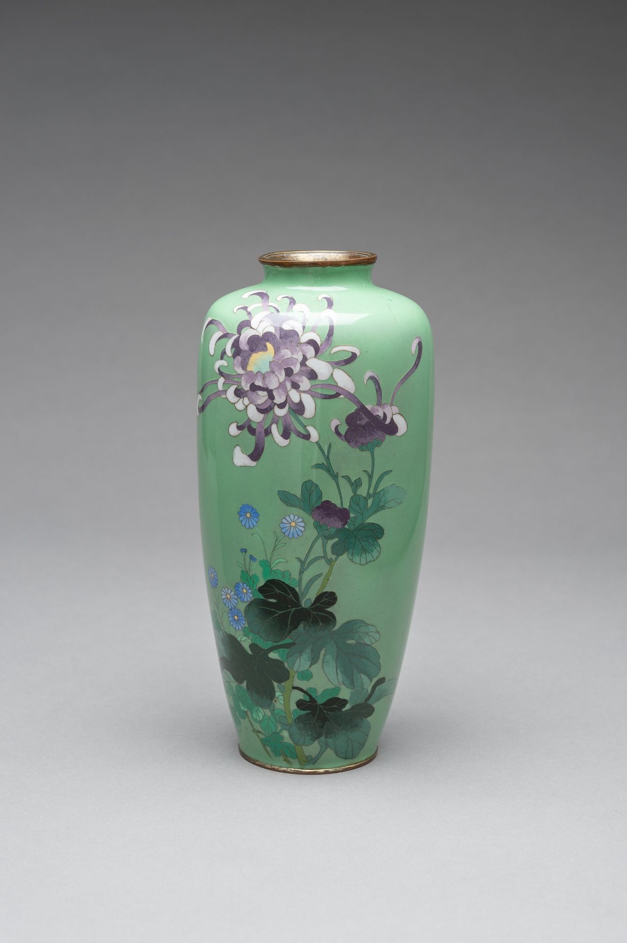 A PALE GREEN CLOISONNE ENAMEL VASE