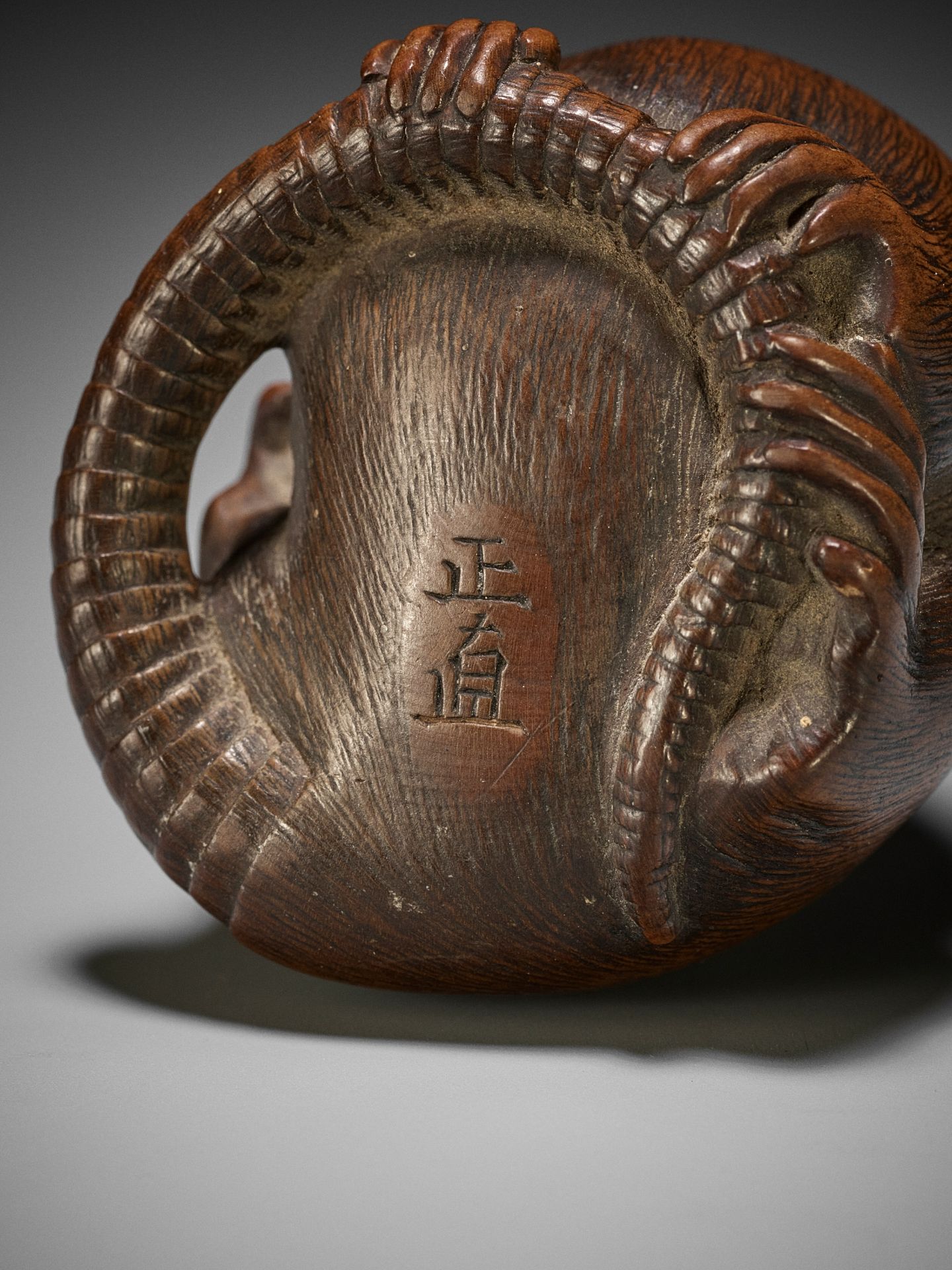 MASANAO: A SUPERB WOOD NETSUKE OF A RAT - Bild 10 aus 11