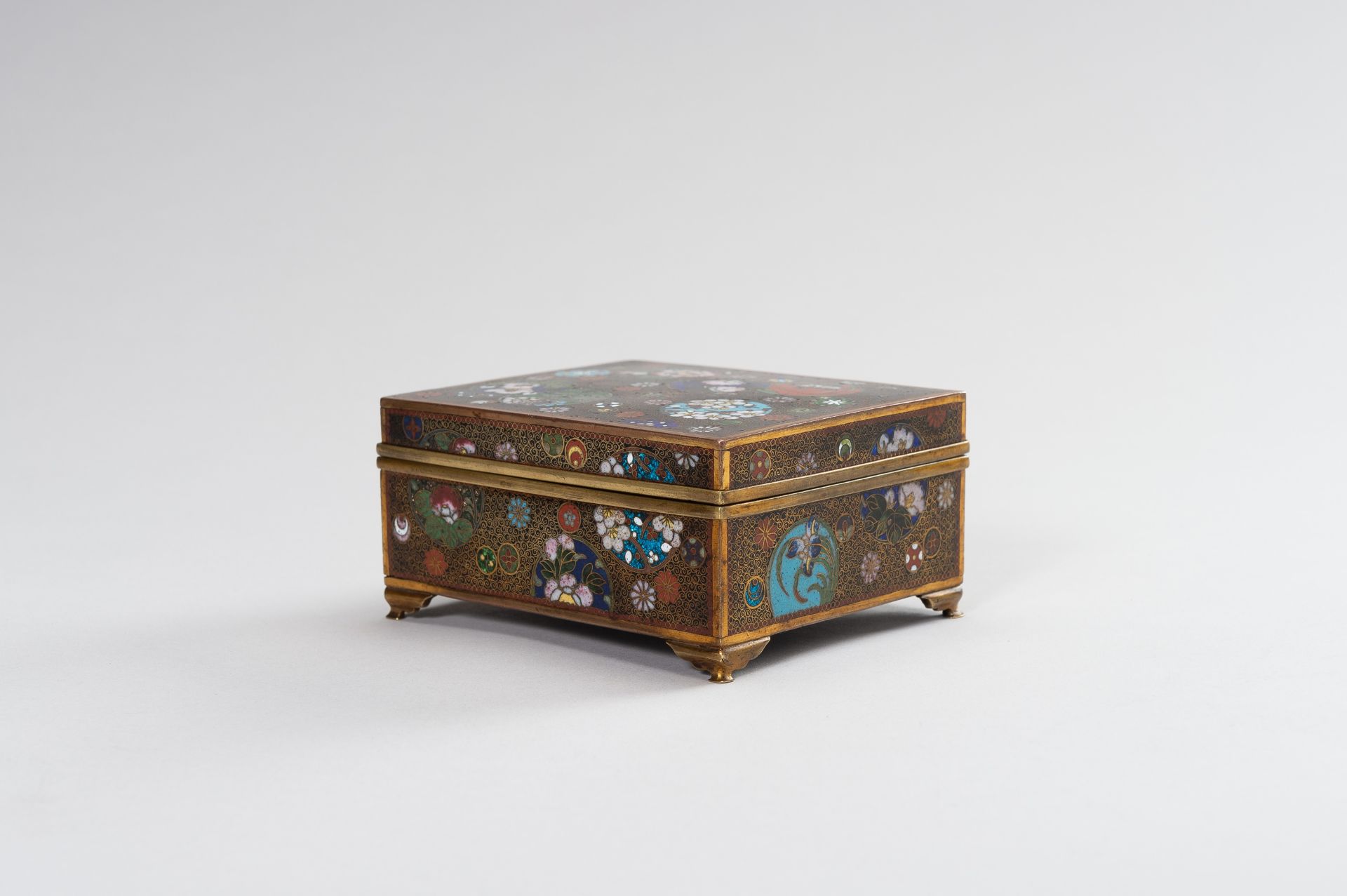 A GINBARI CLOISONNE BOX AND COVER - Image 5 of 12