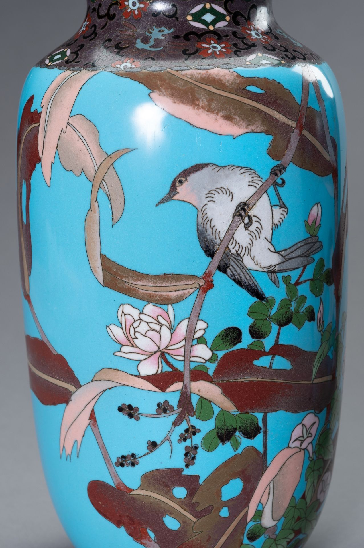 A PAIR OF TWO CLOISONNE VASES WITH BIRDS AND FLOWERS - Image 2 of 11
