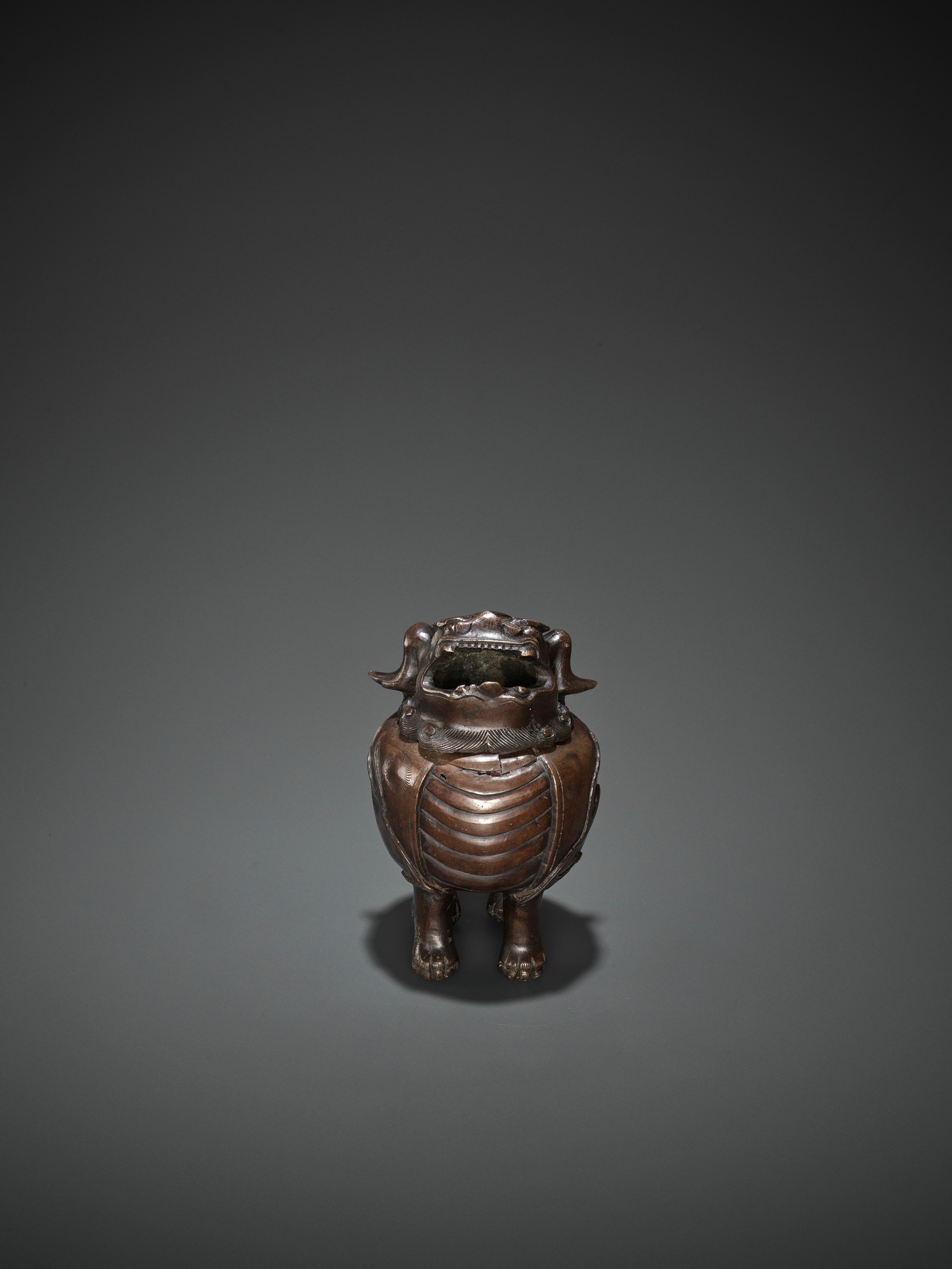 A BRONZE LUDUAN-FORM CENSER AND COVER, 17TH CENTURY - Image 8 of 9