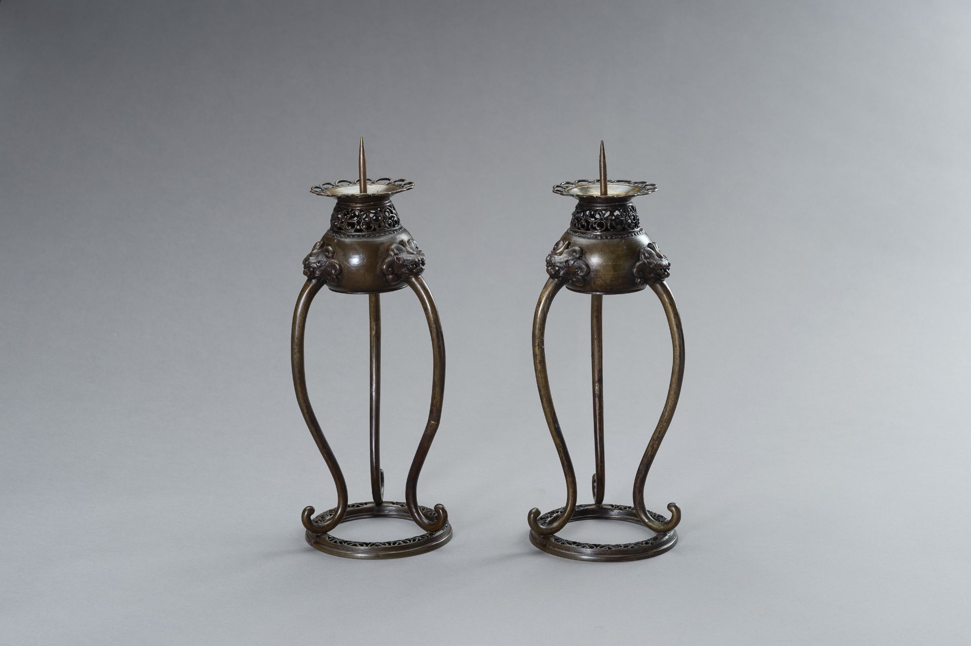 A PAIR OF BRONZE CANDLE STICK HOLDERS - Image 3 of 11